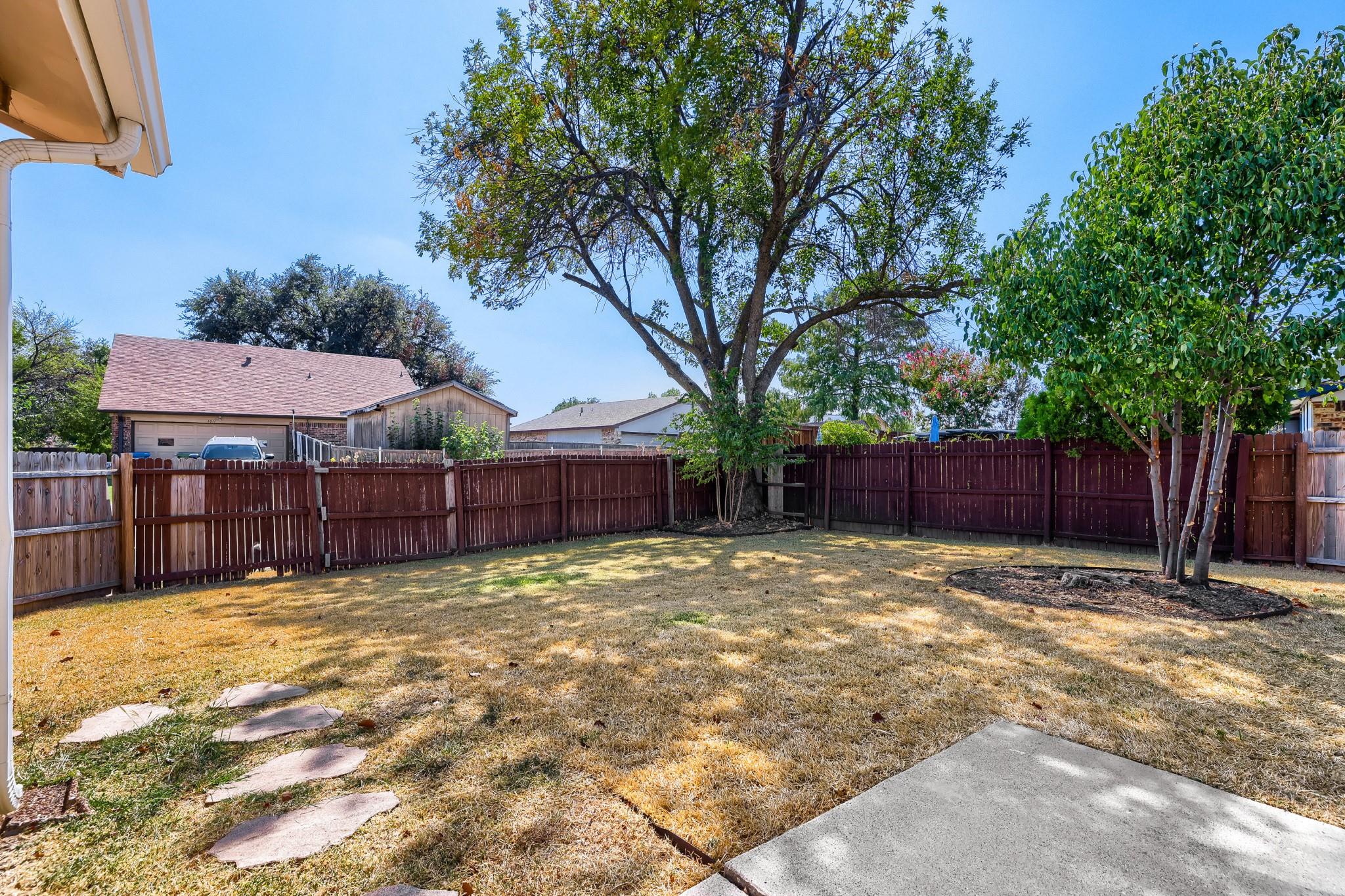 main property photo 25