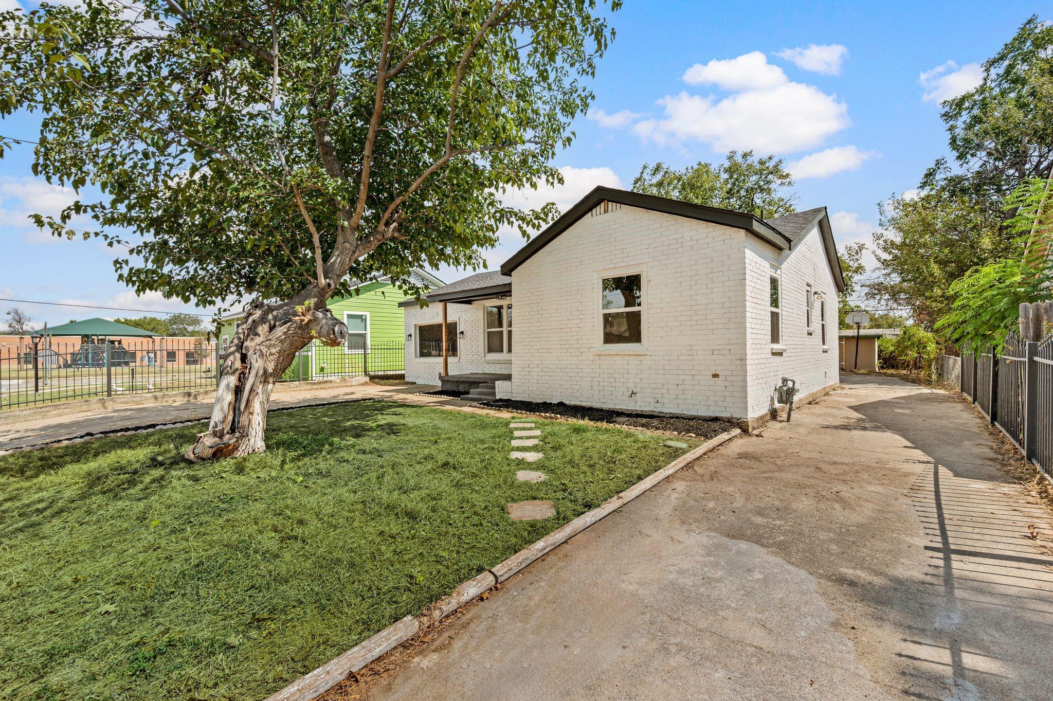 main property photo 8