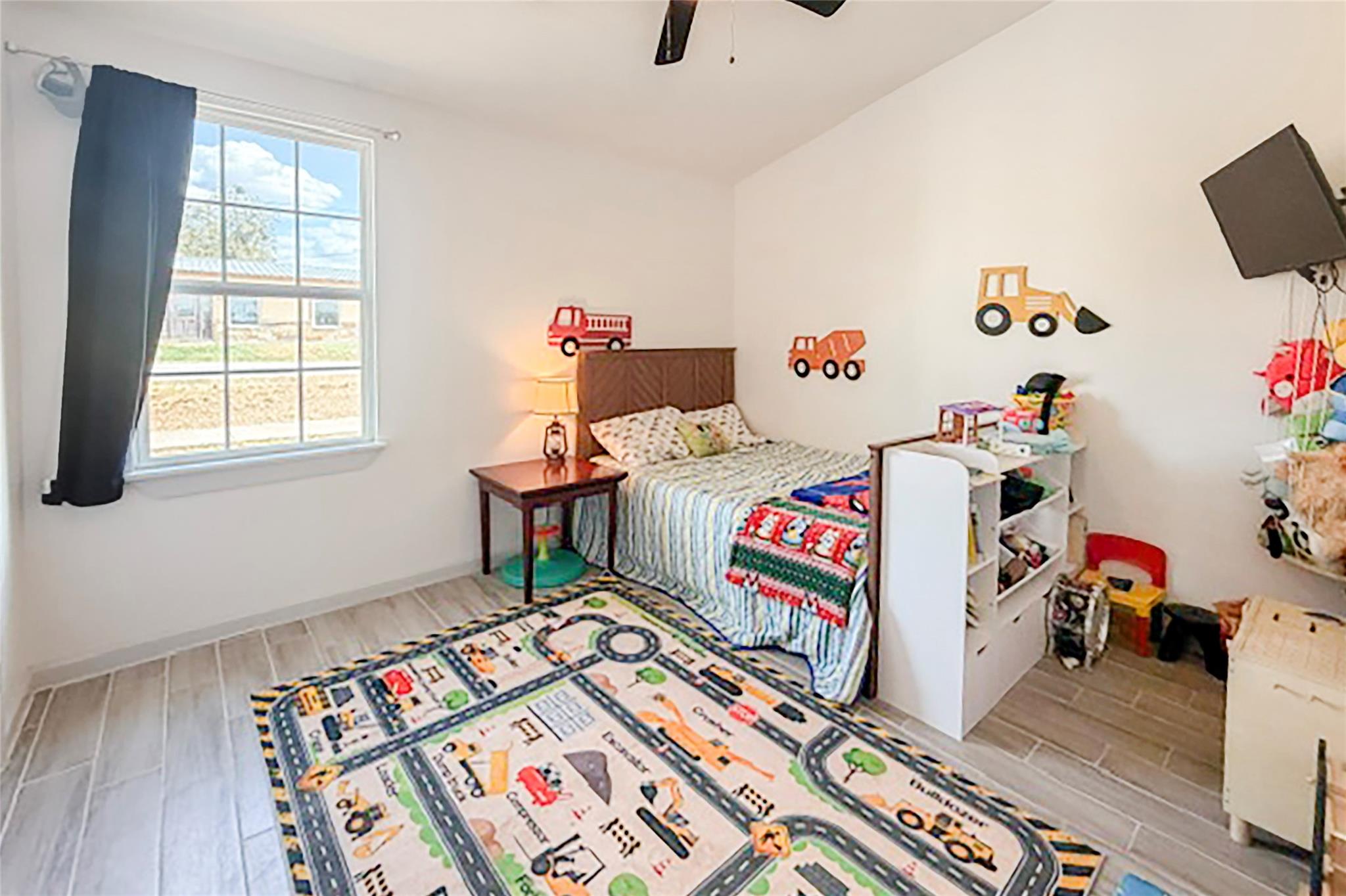 main property photo 17