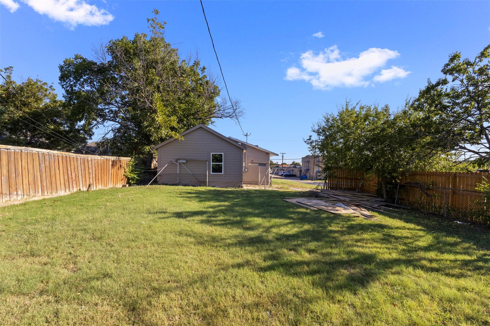 main property photo 14