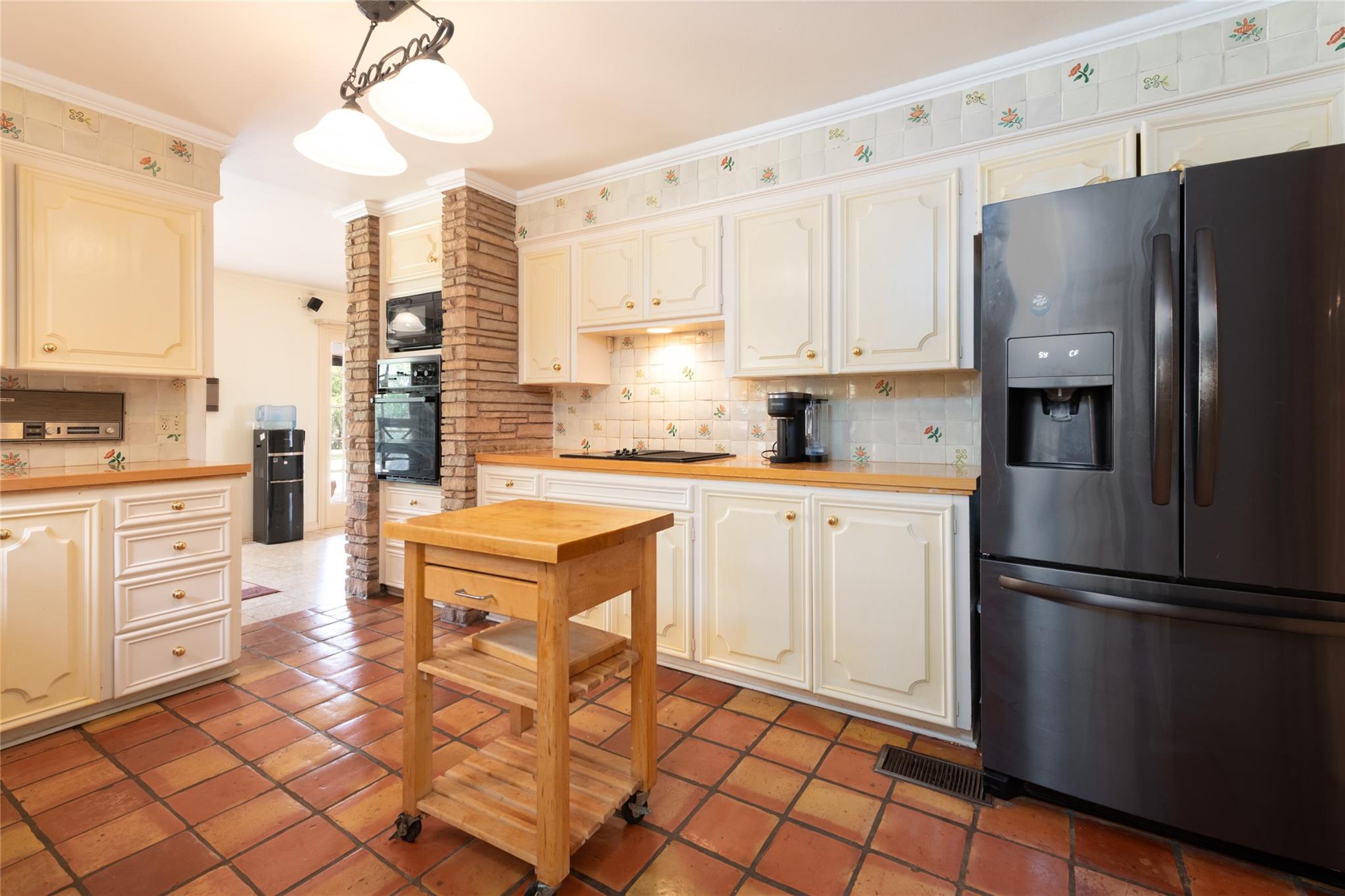main property photo 16