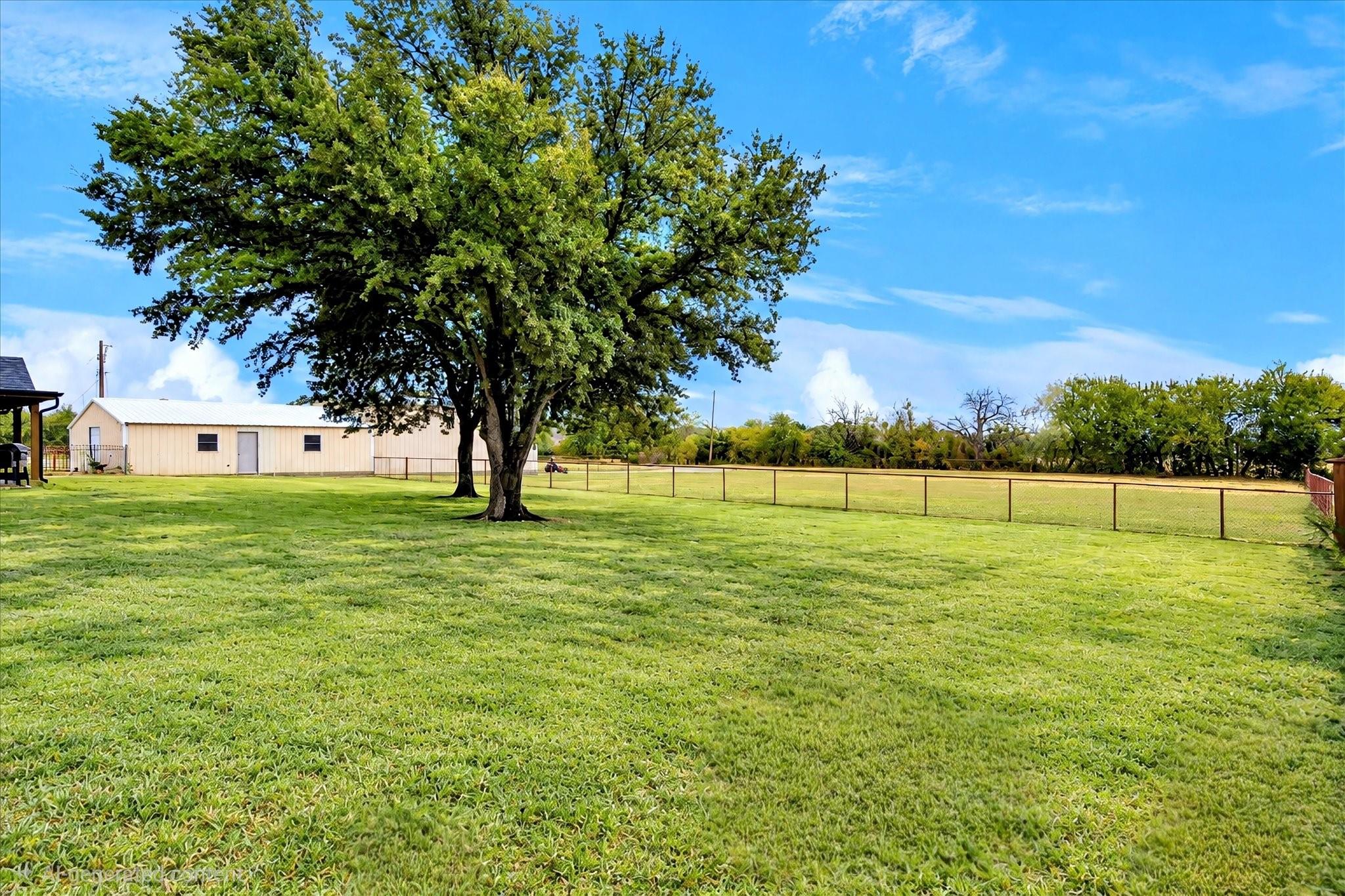 main property photo 30