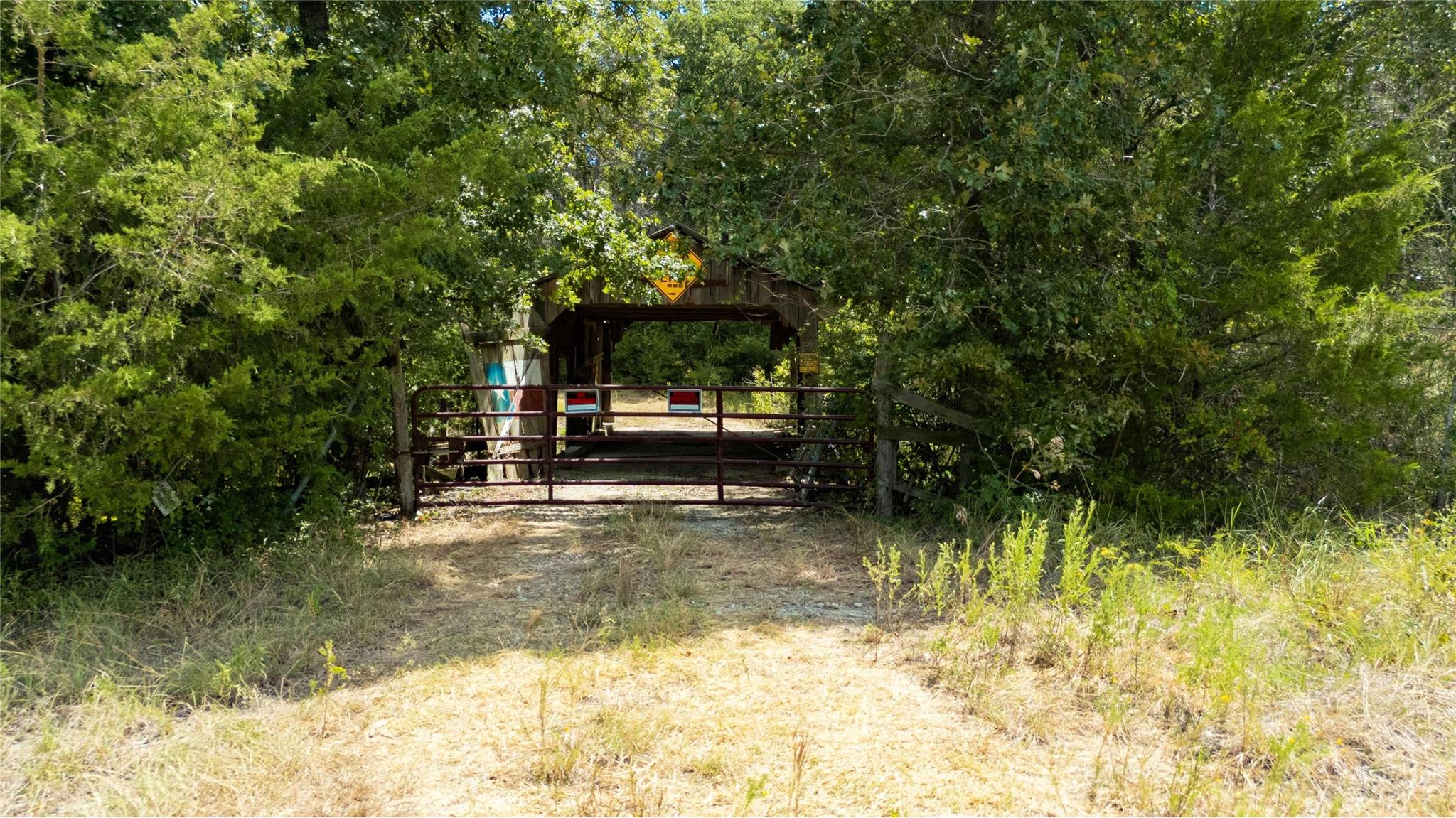 main property photo 23