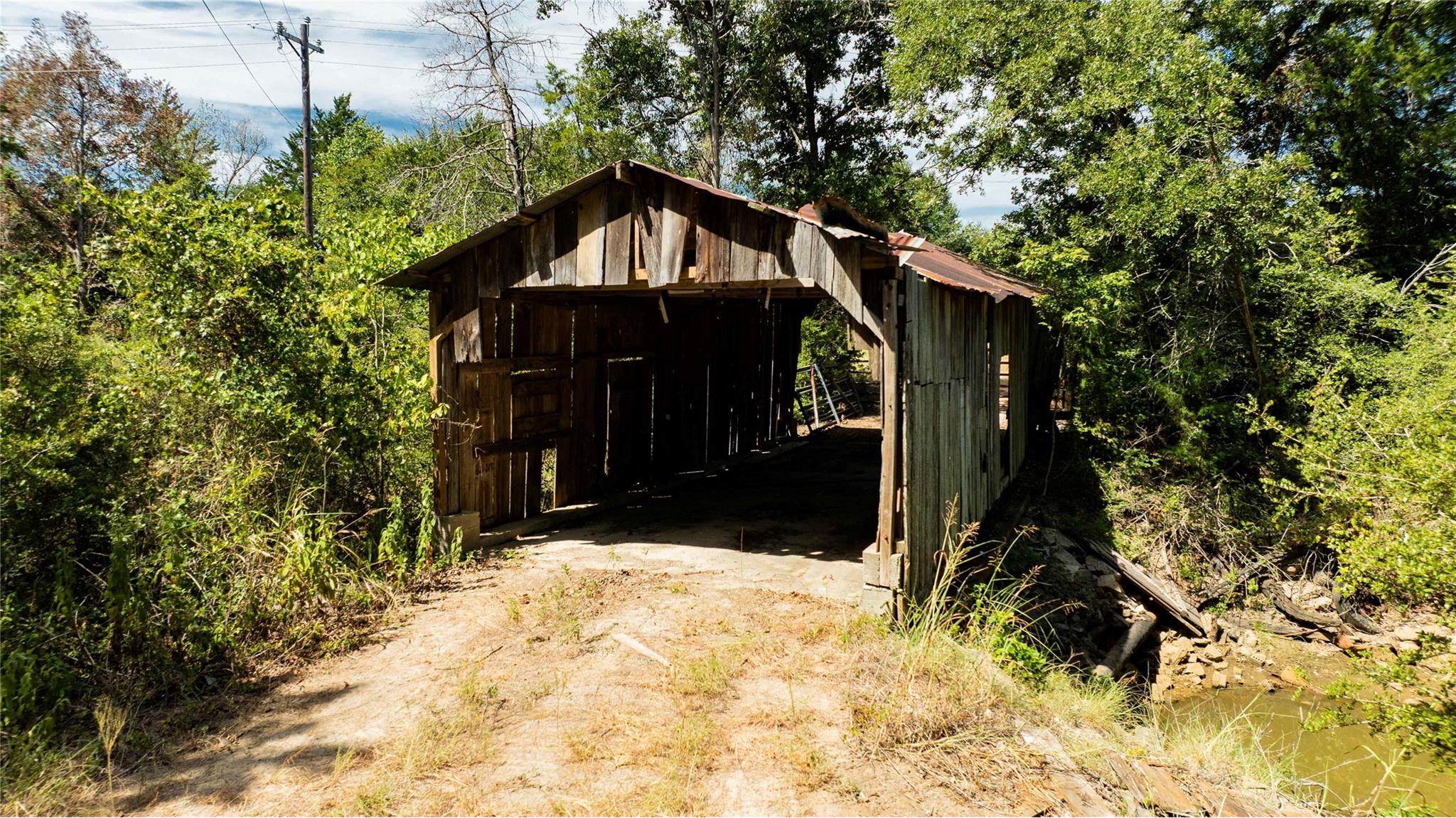 main property photo 25