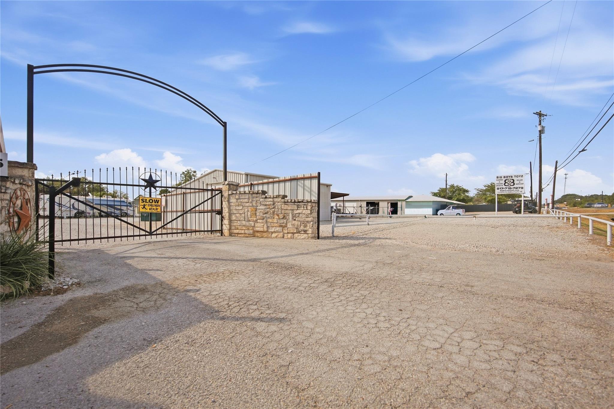 main property photo 17