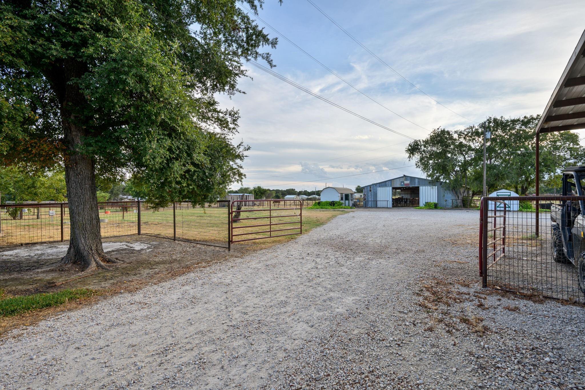 main property photo 9