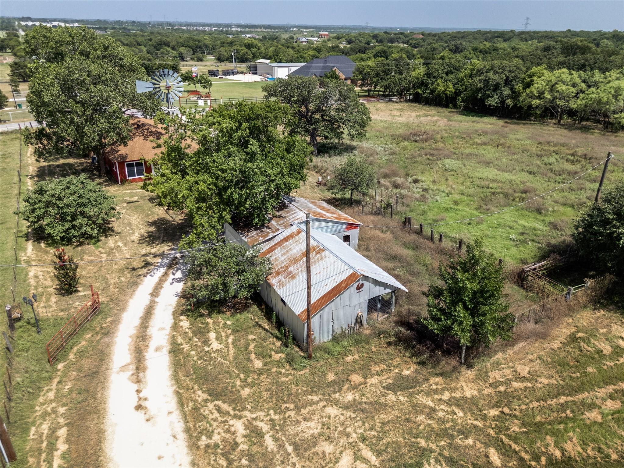 main property photo 10