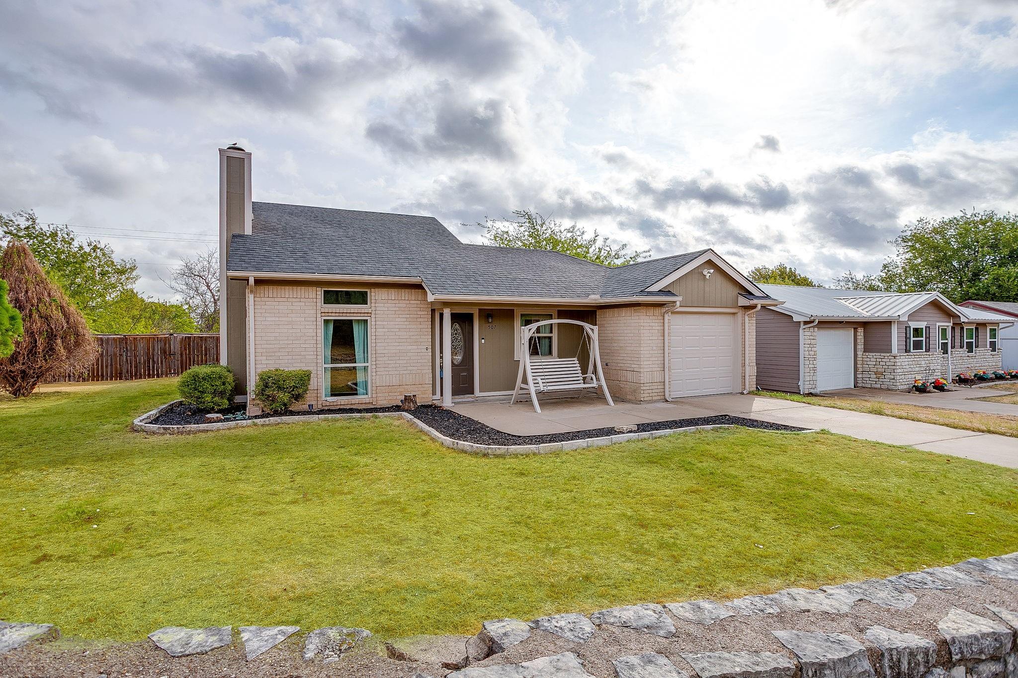 main property photo 1