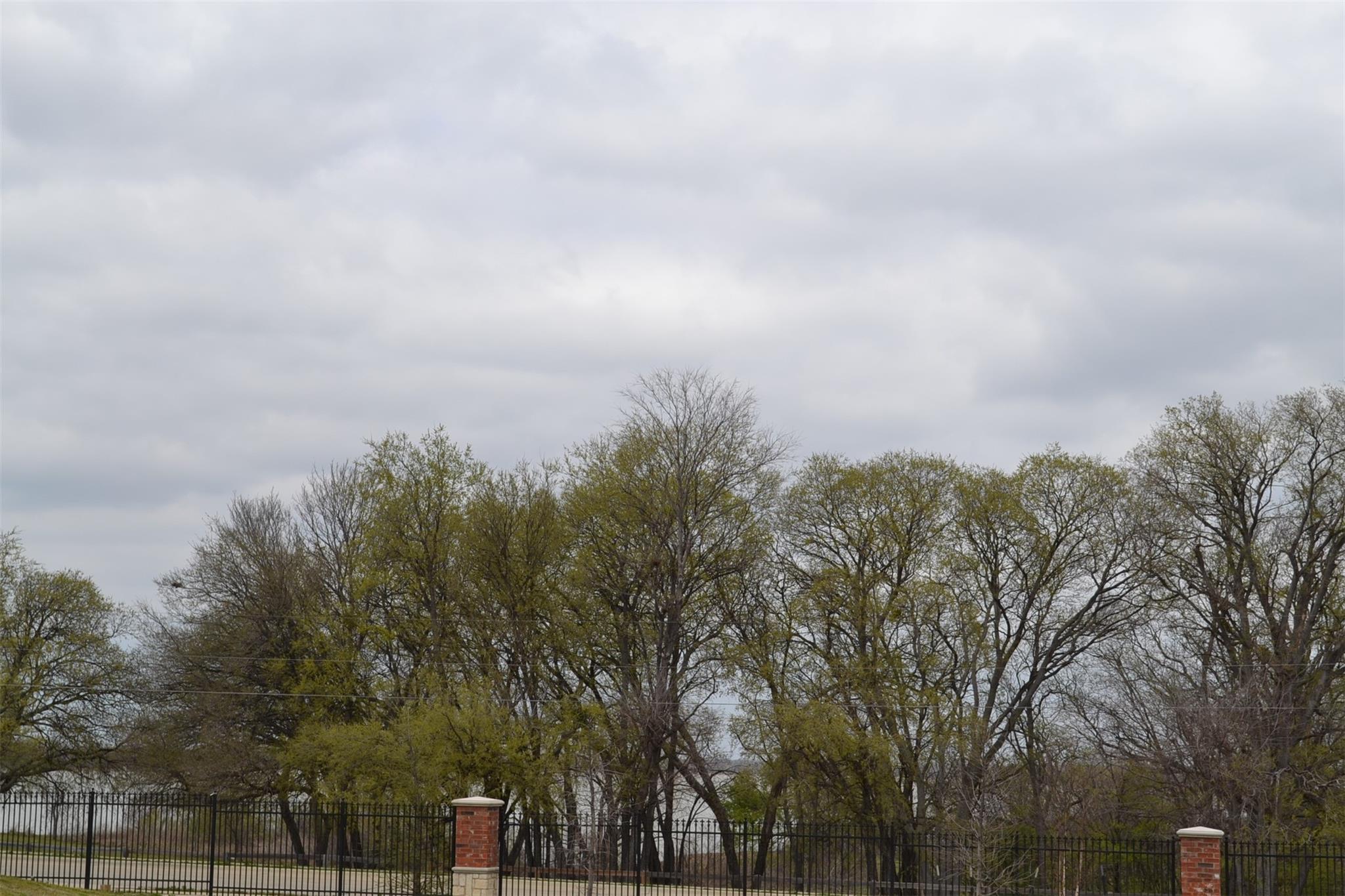 main property photo 25