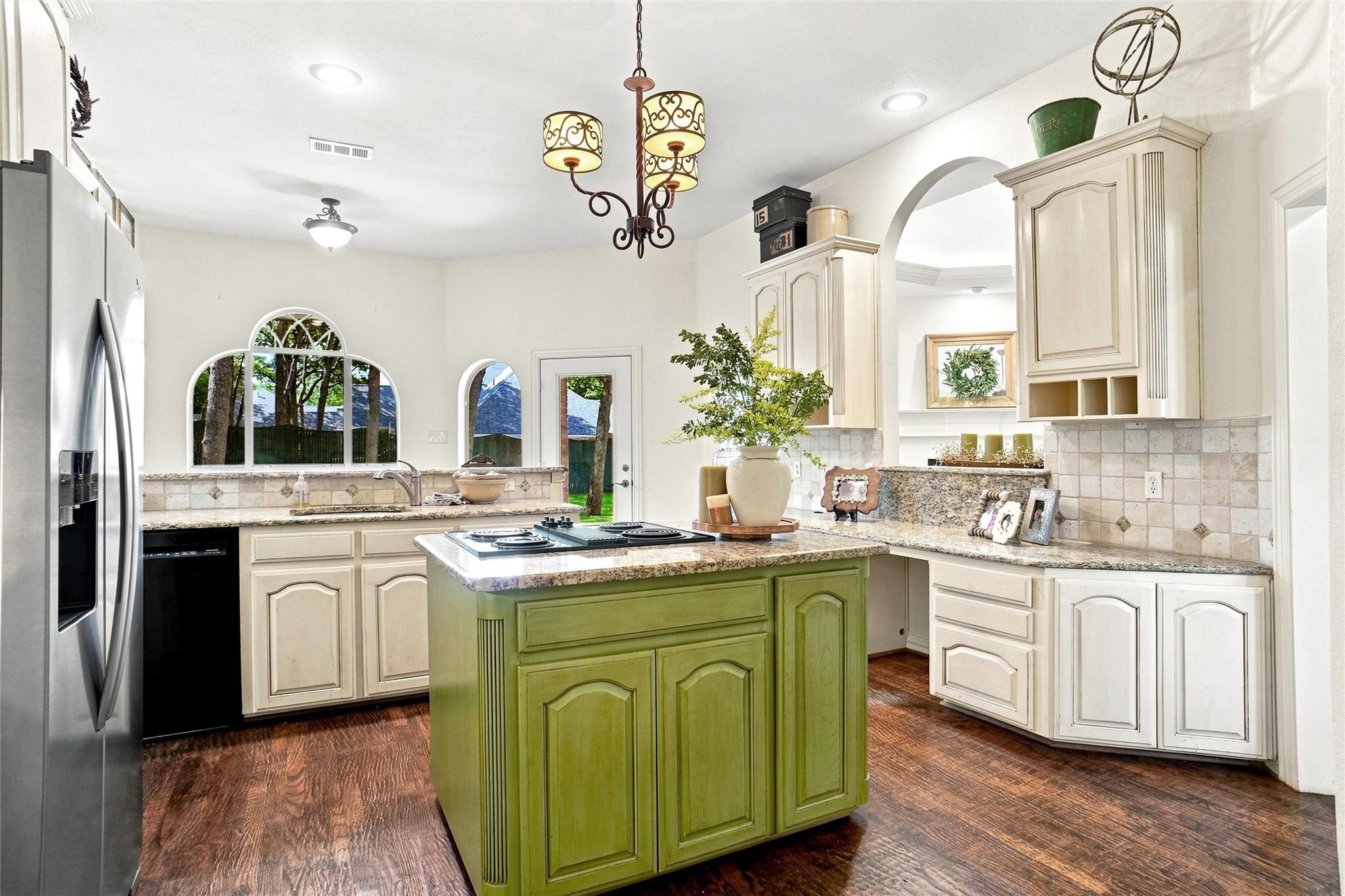 main property photo 8