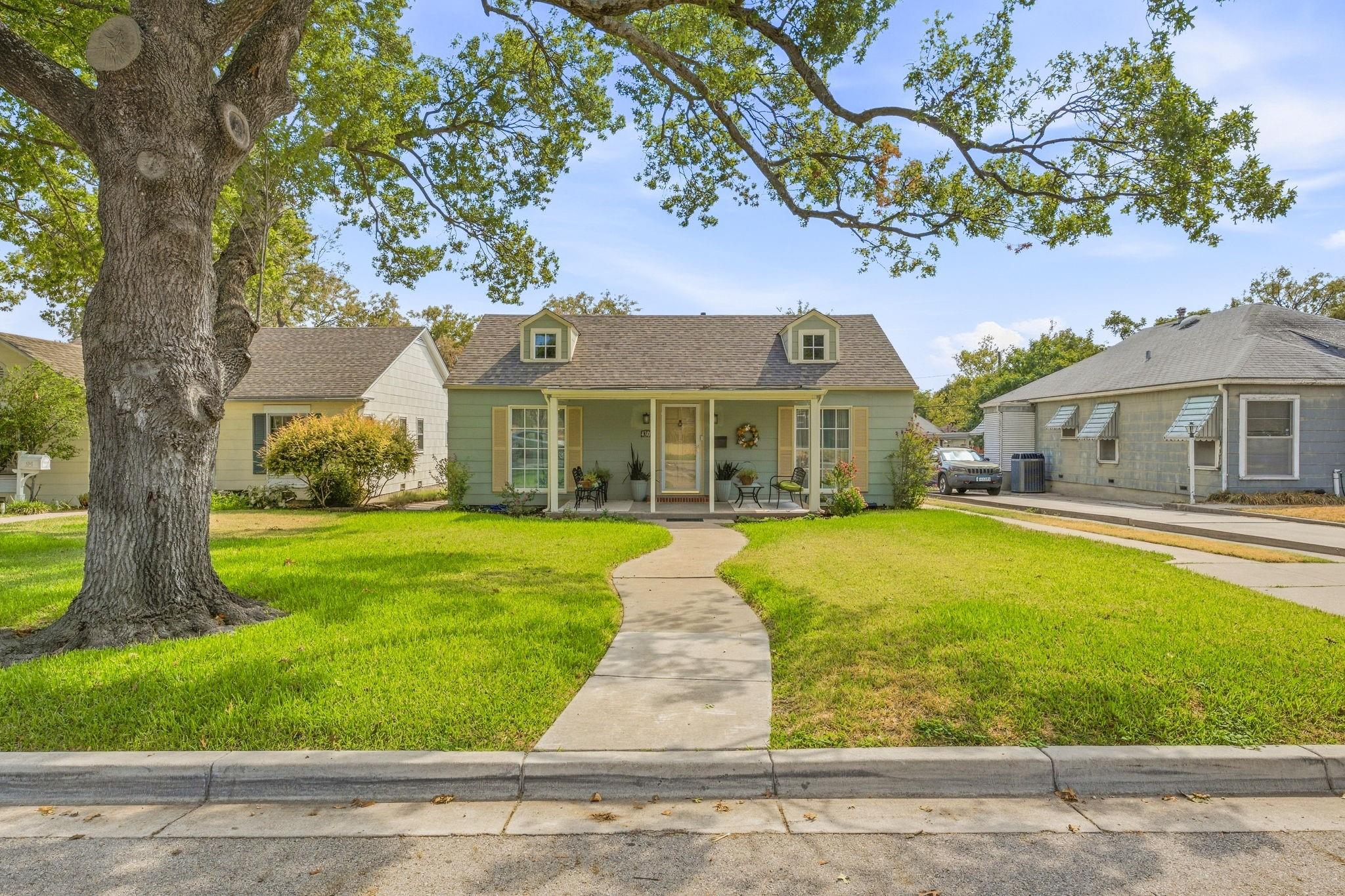 main property photo 5