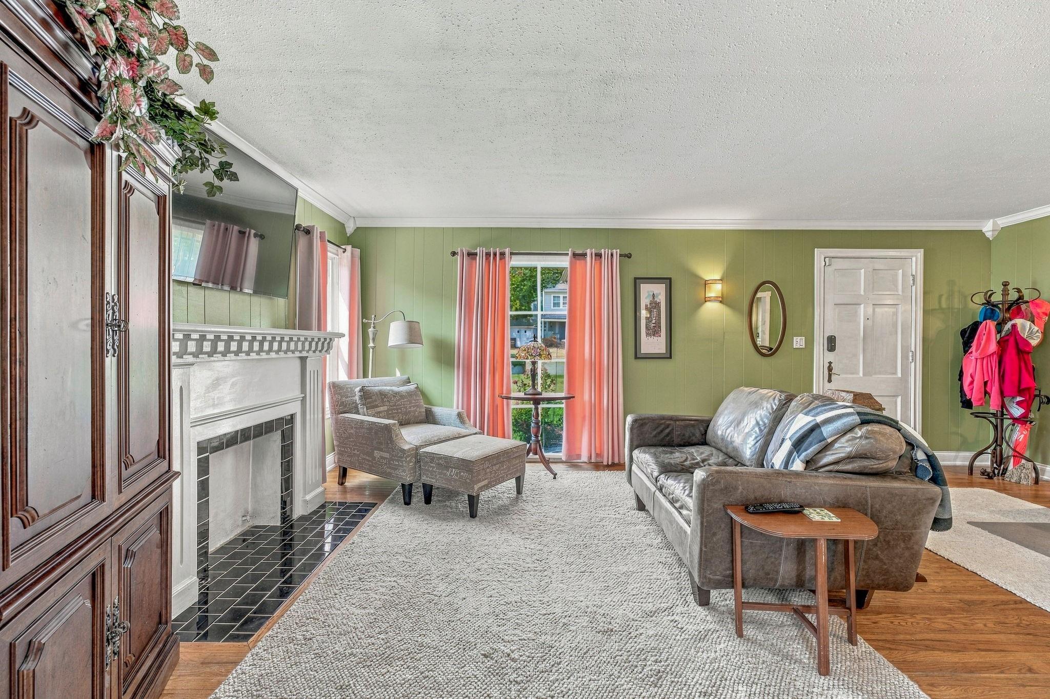 main property photo 9