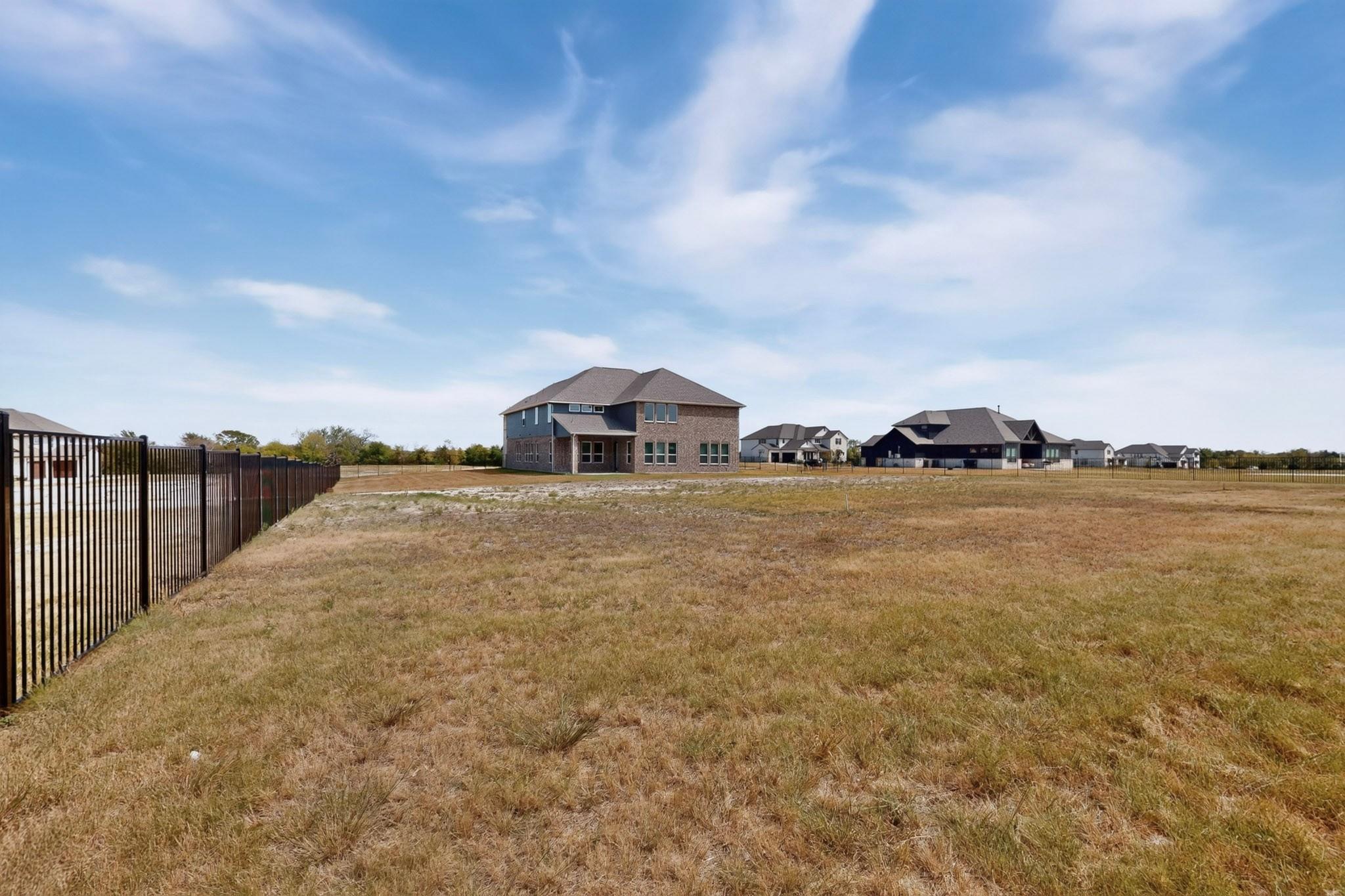 main property photo 27