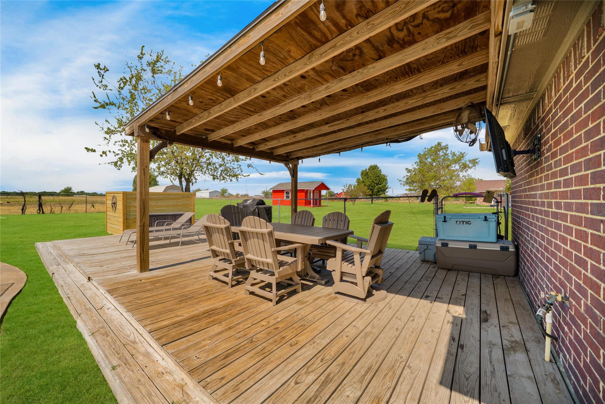 main property photo 33