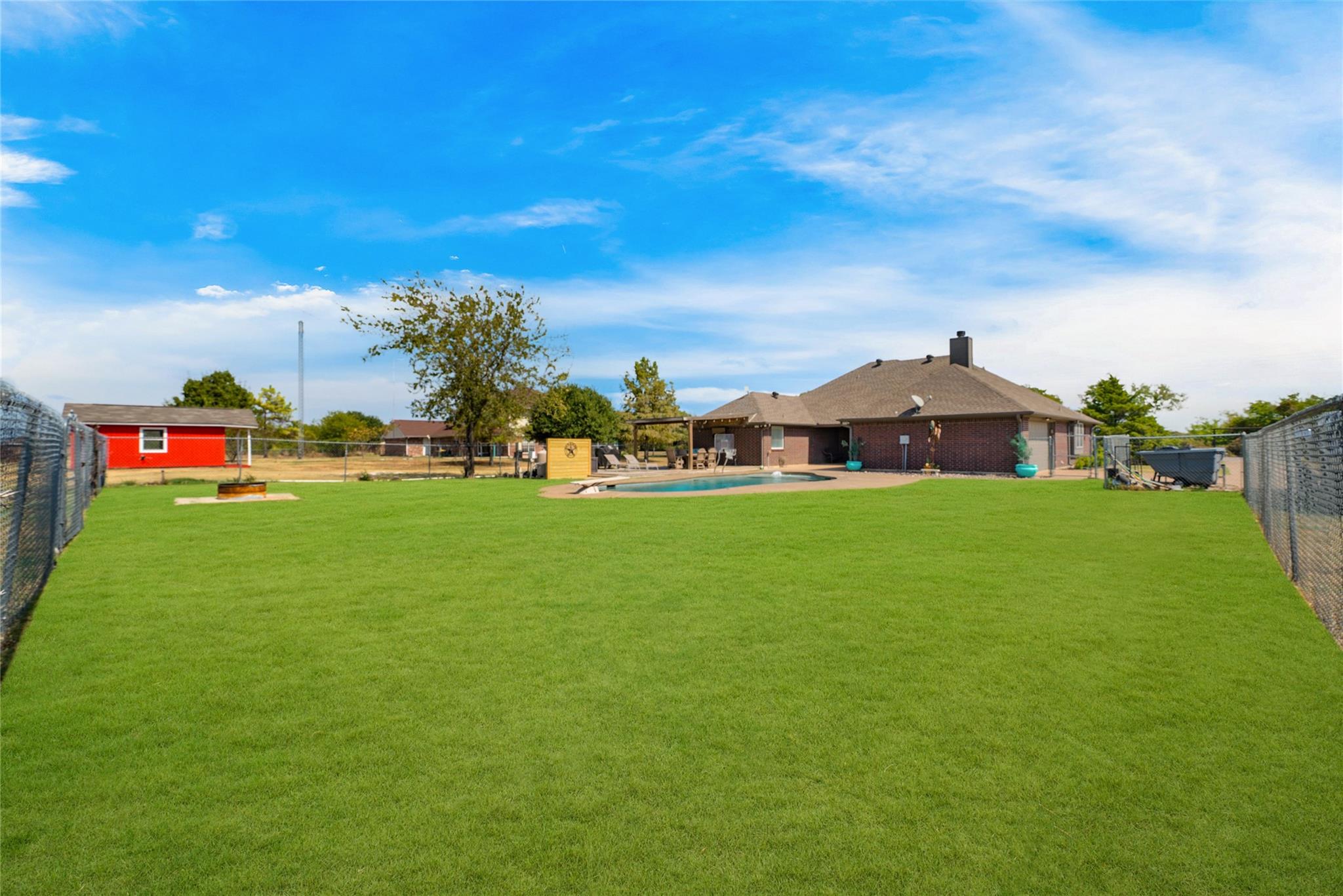 main property photo 37