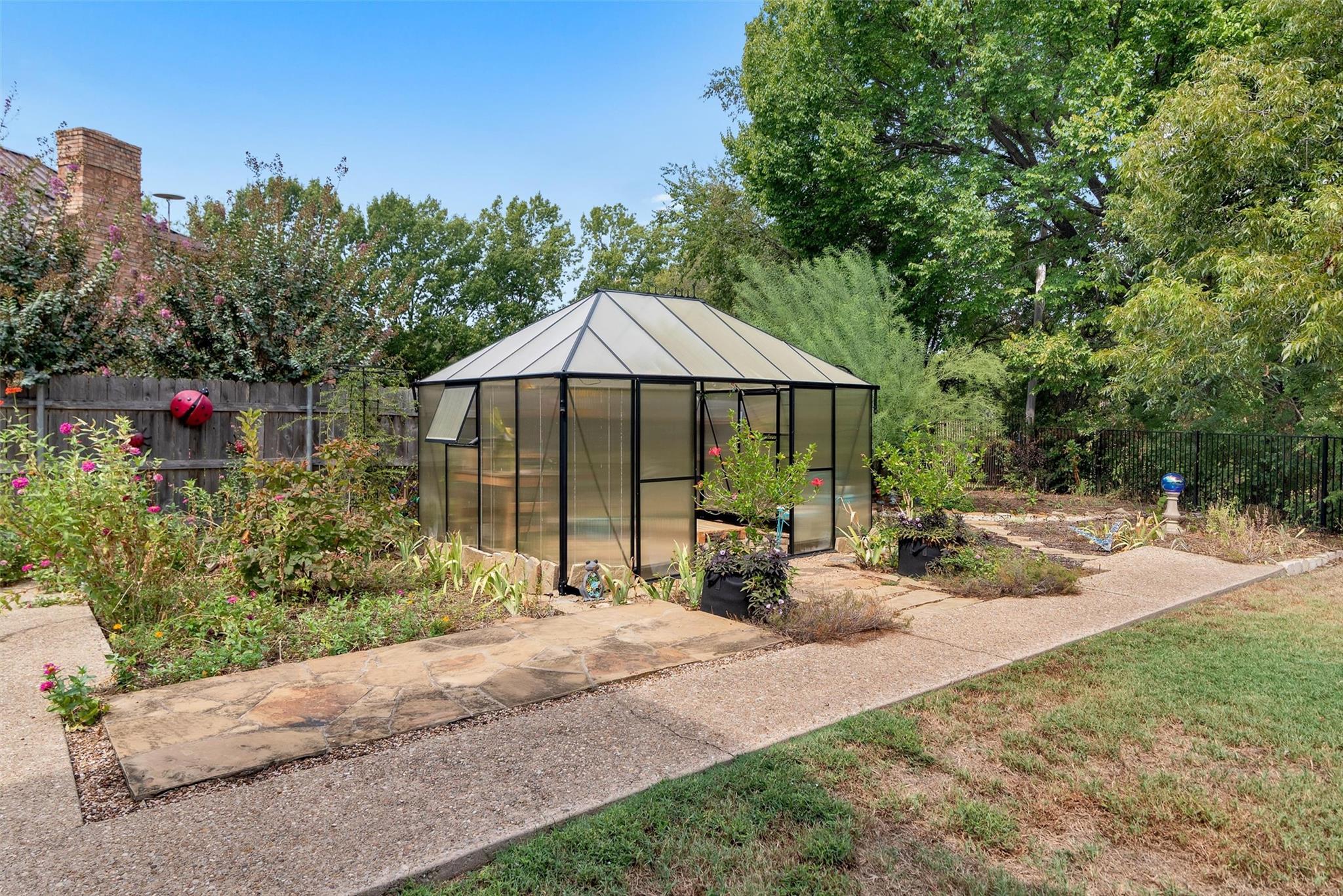 main property photo 34