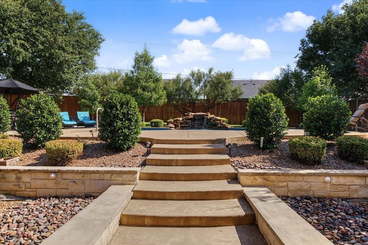 main property photo 28