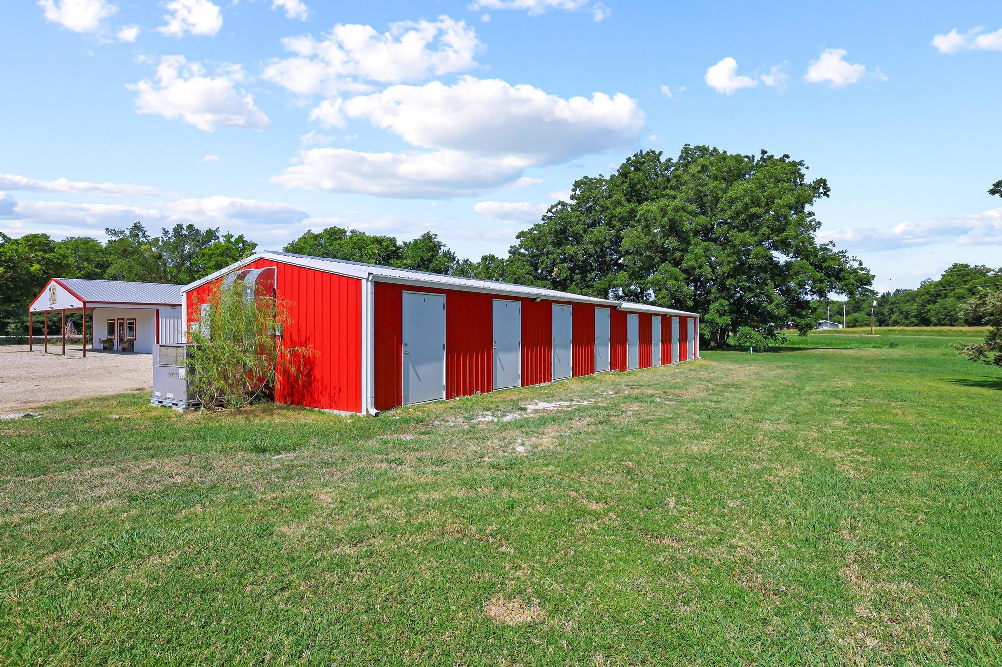 main property photo 28