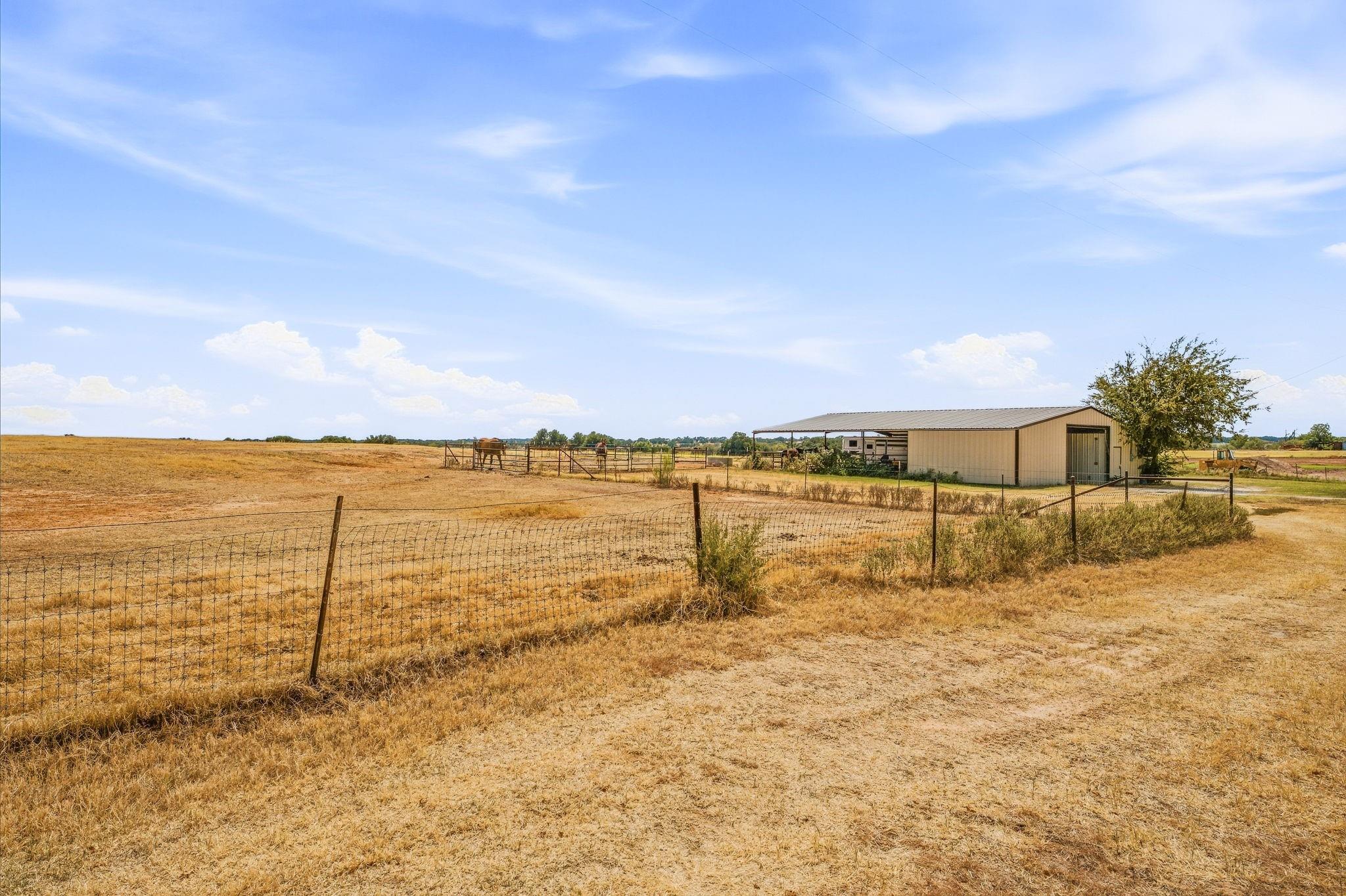main property photo 28