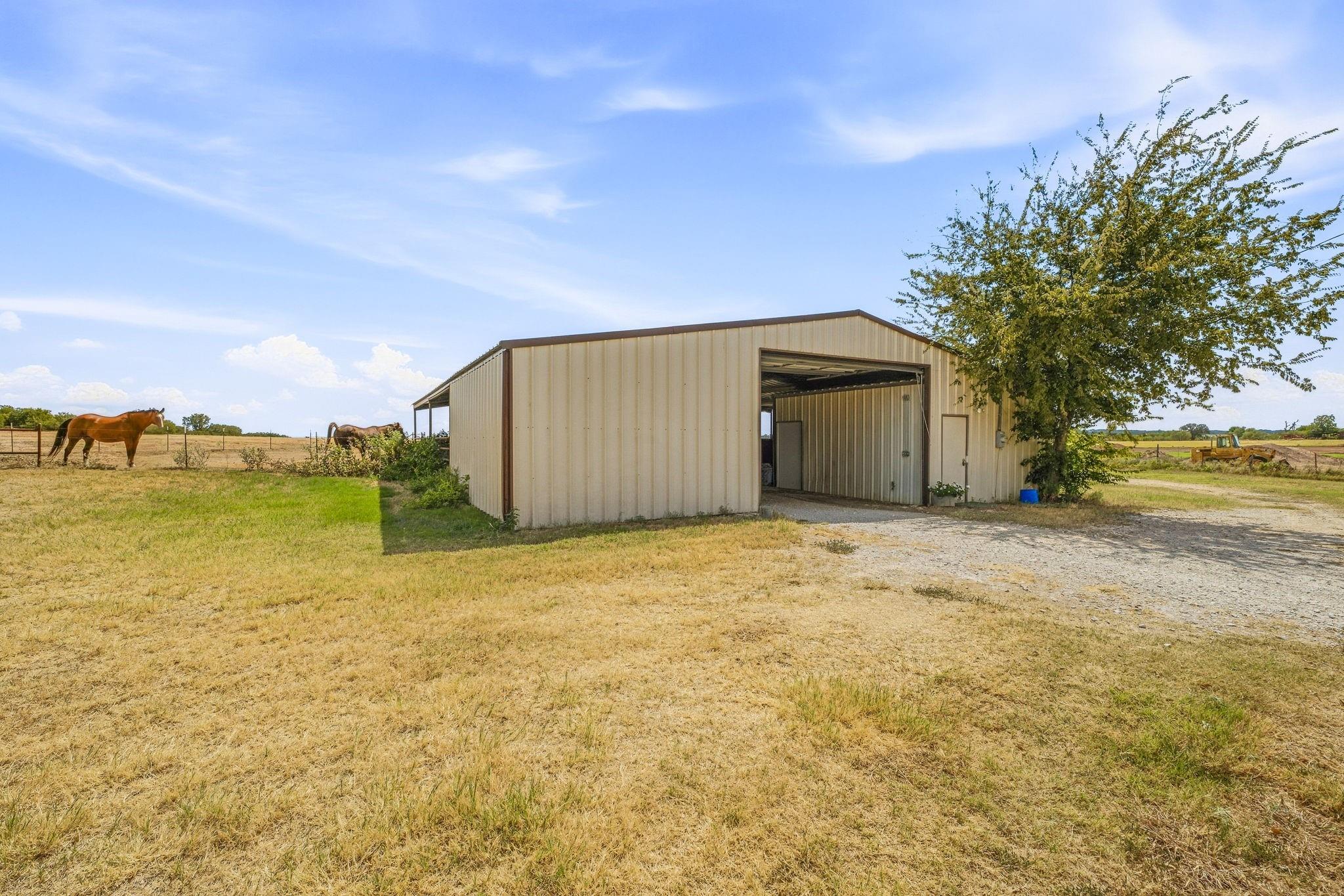 main property photo 30