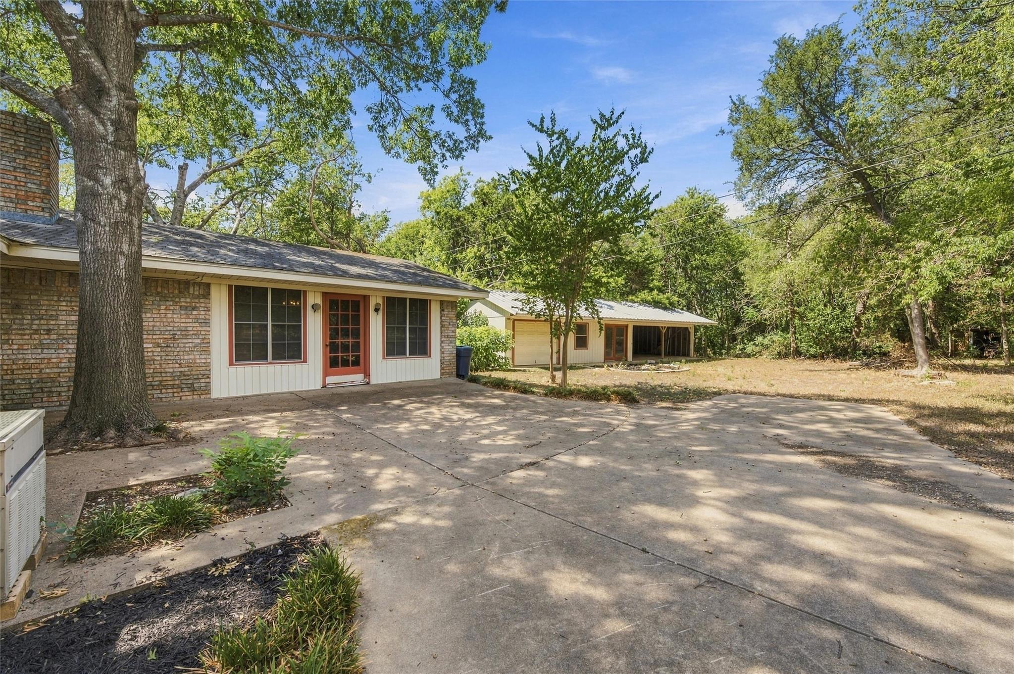 main property photo 24