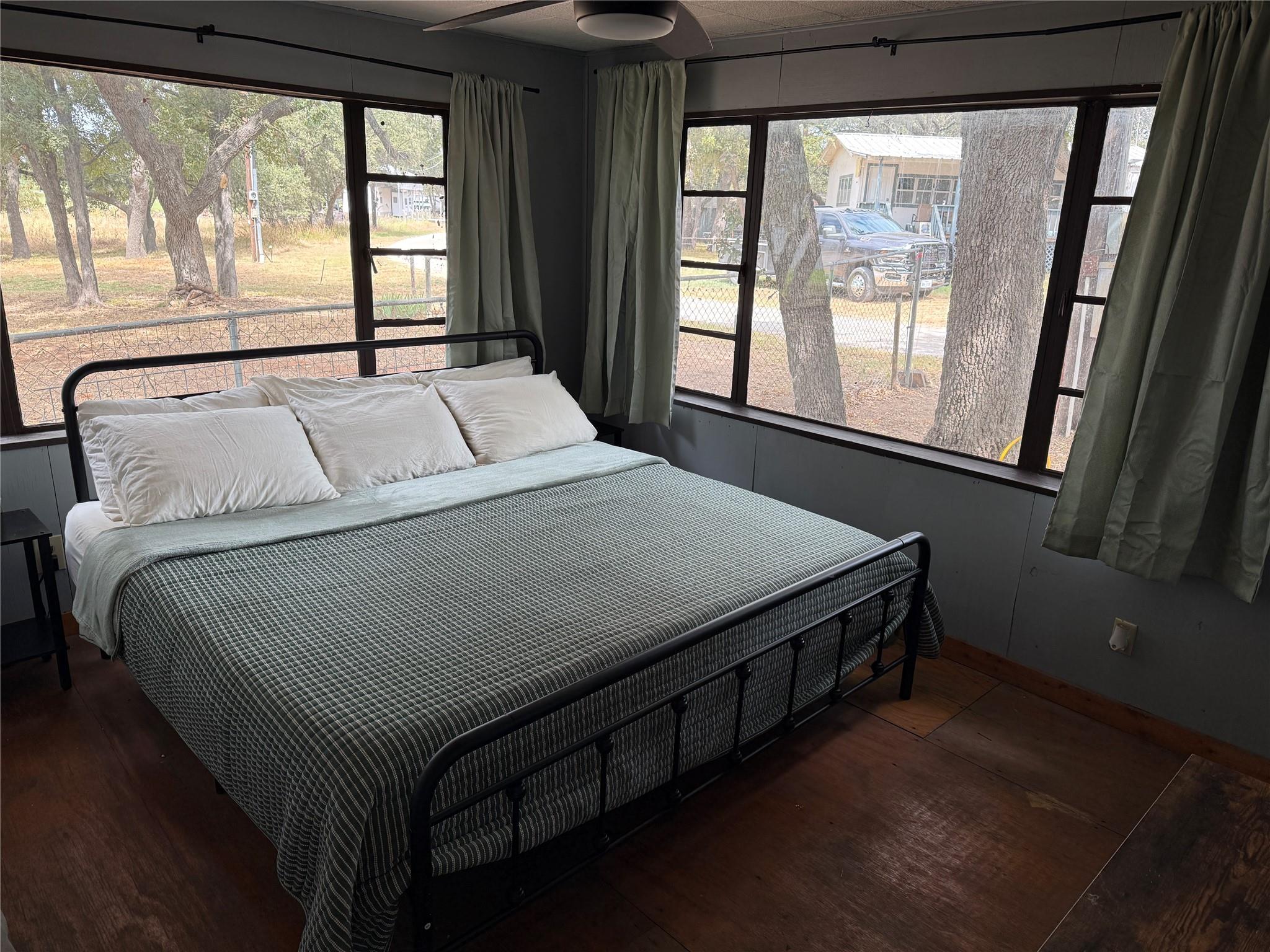 main property photo 13
