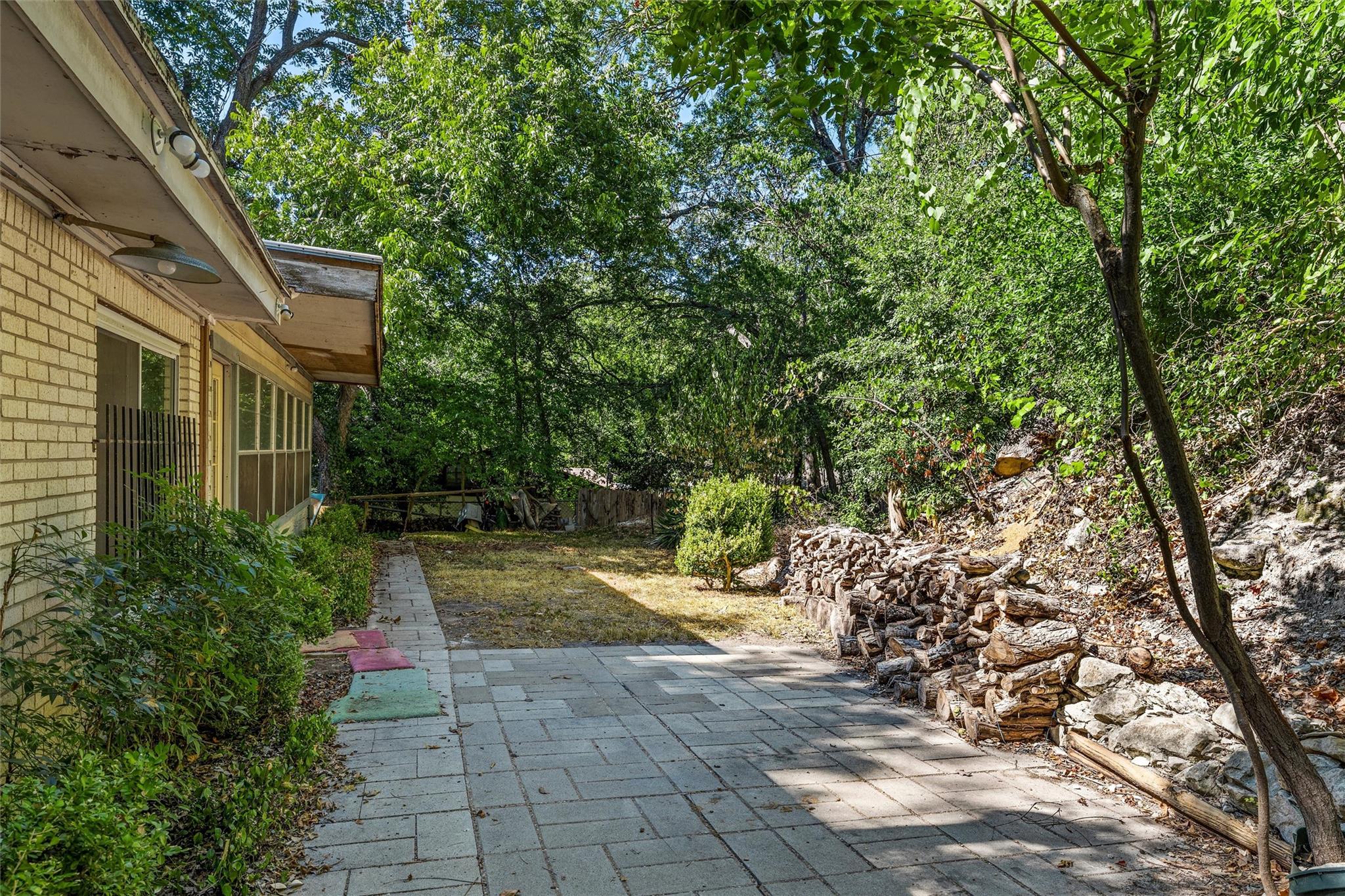 main property photo 20