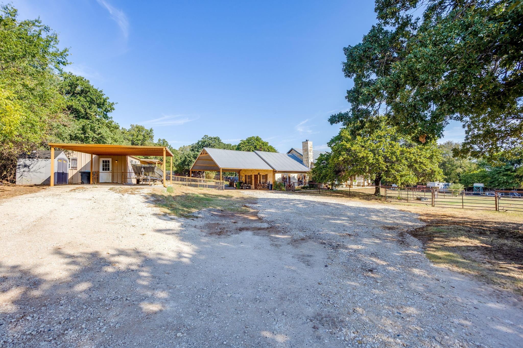 main property photo 3