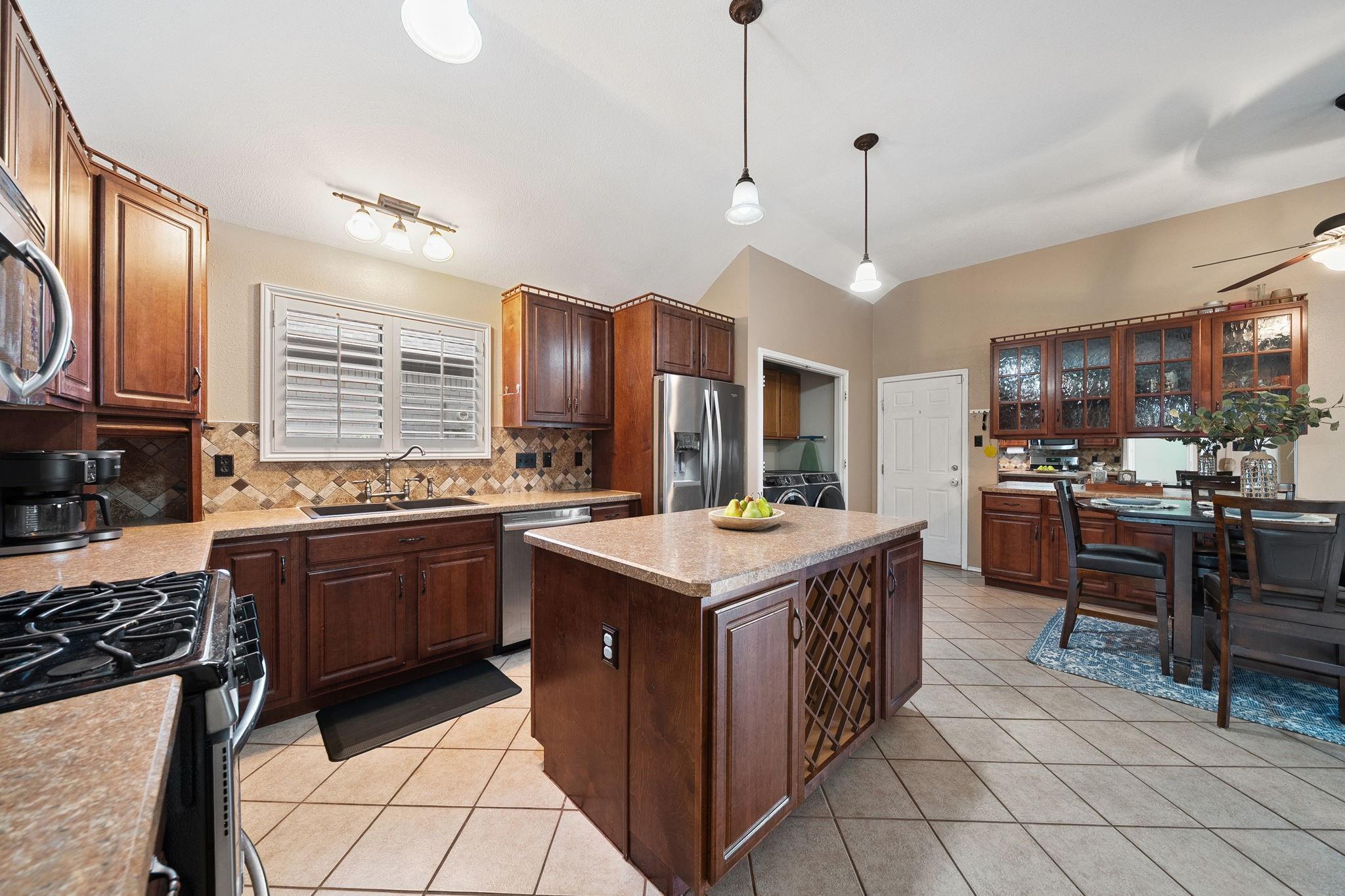 main property photo 8
