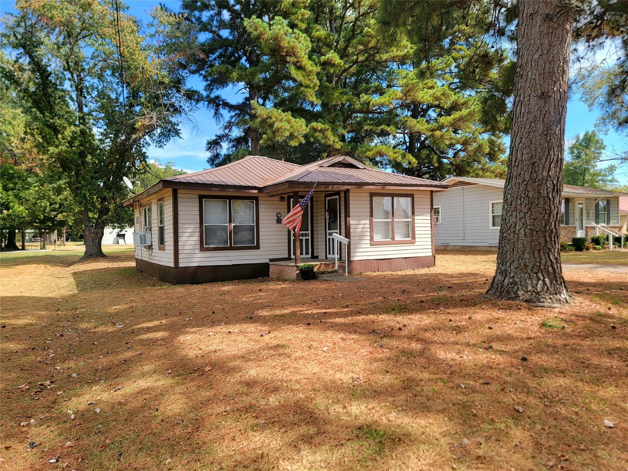 main property photo 10