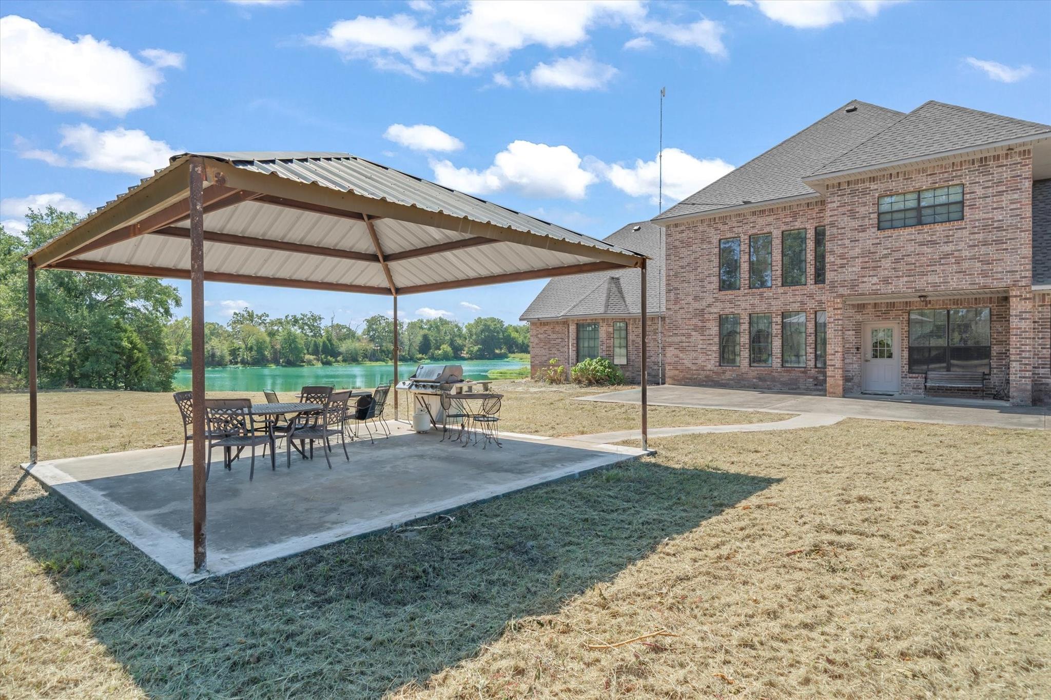 main property photo 39