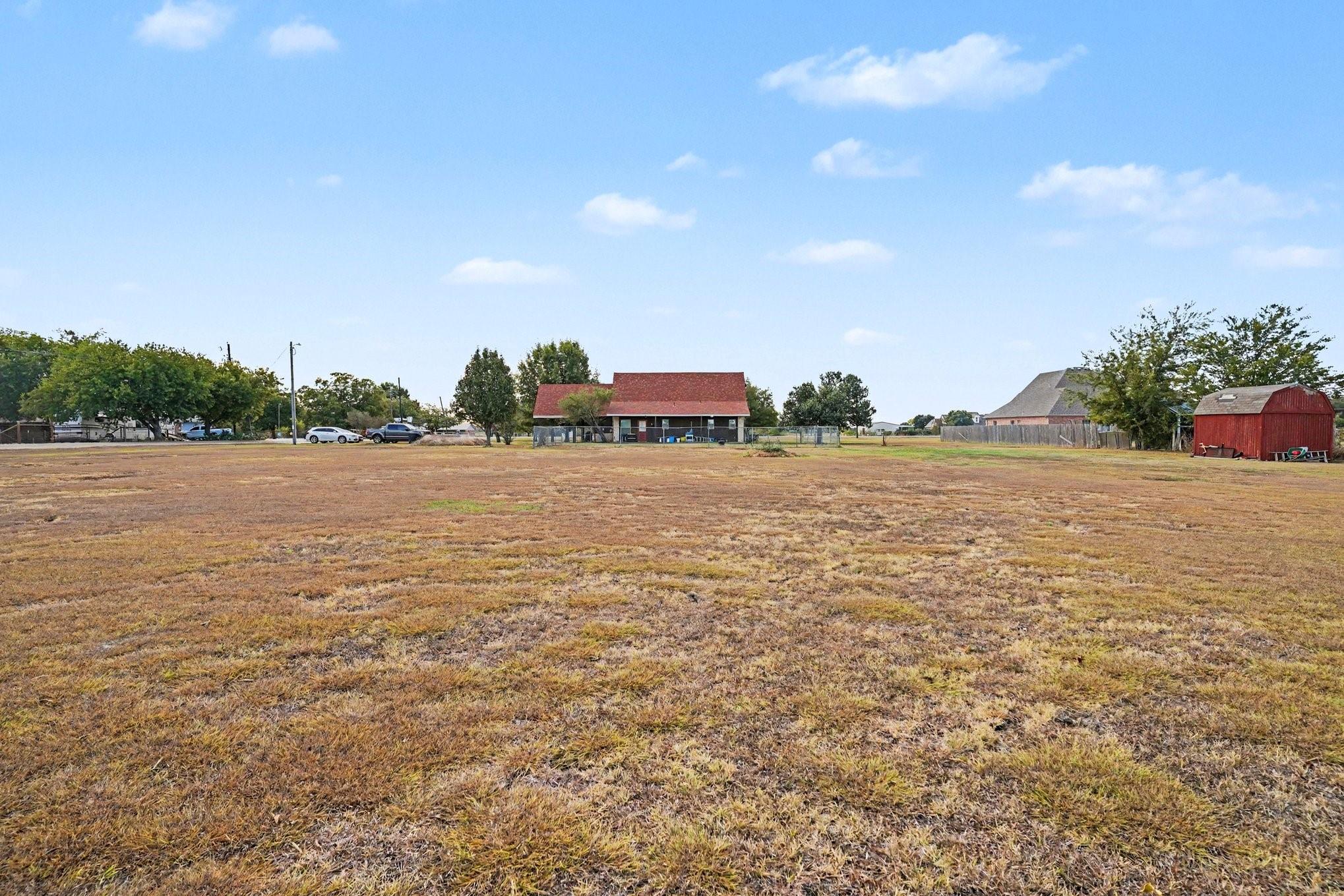 main property photo 29