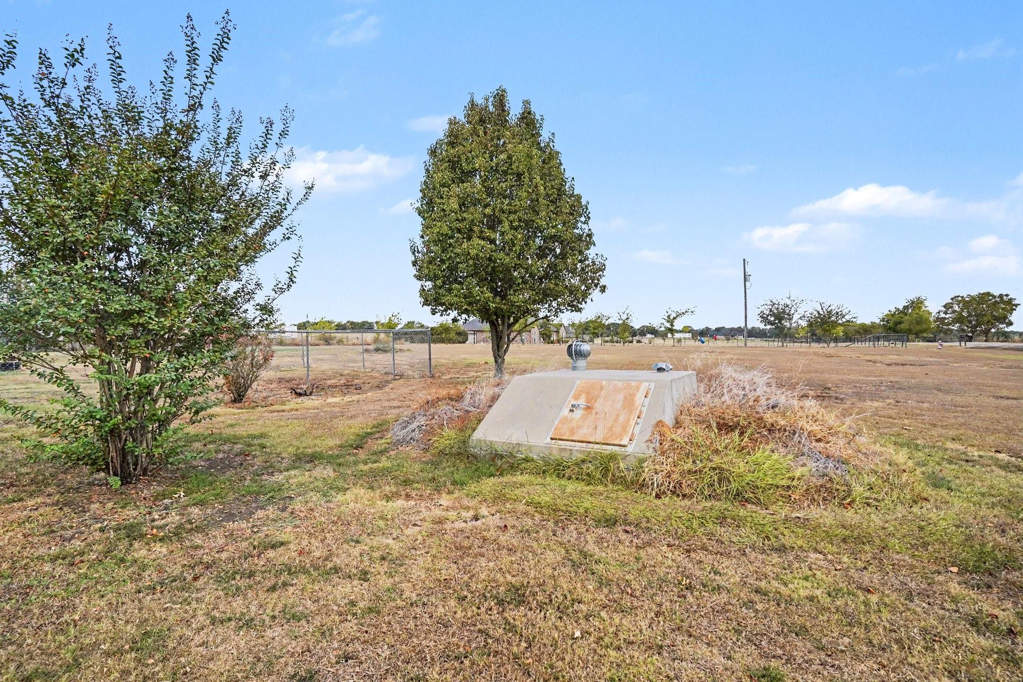 main property photo 32