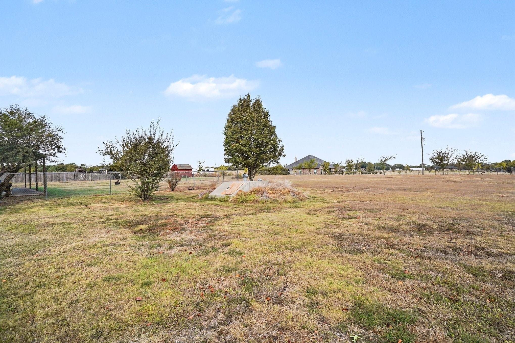 main property photo 33