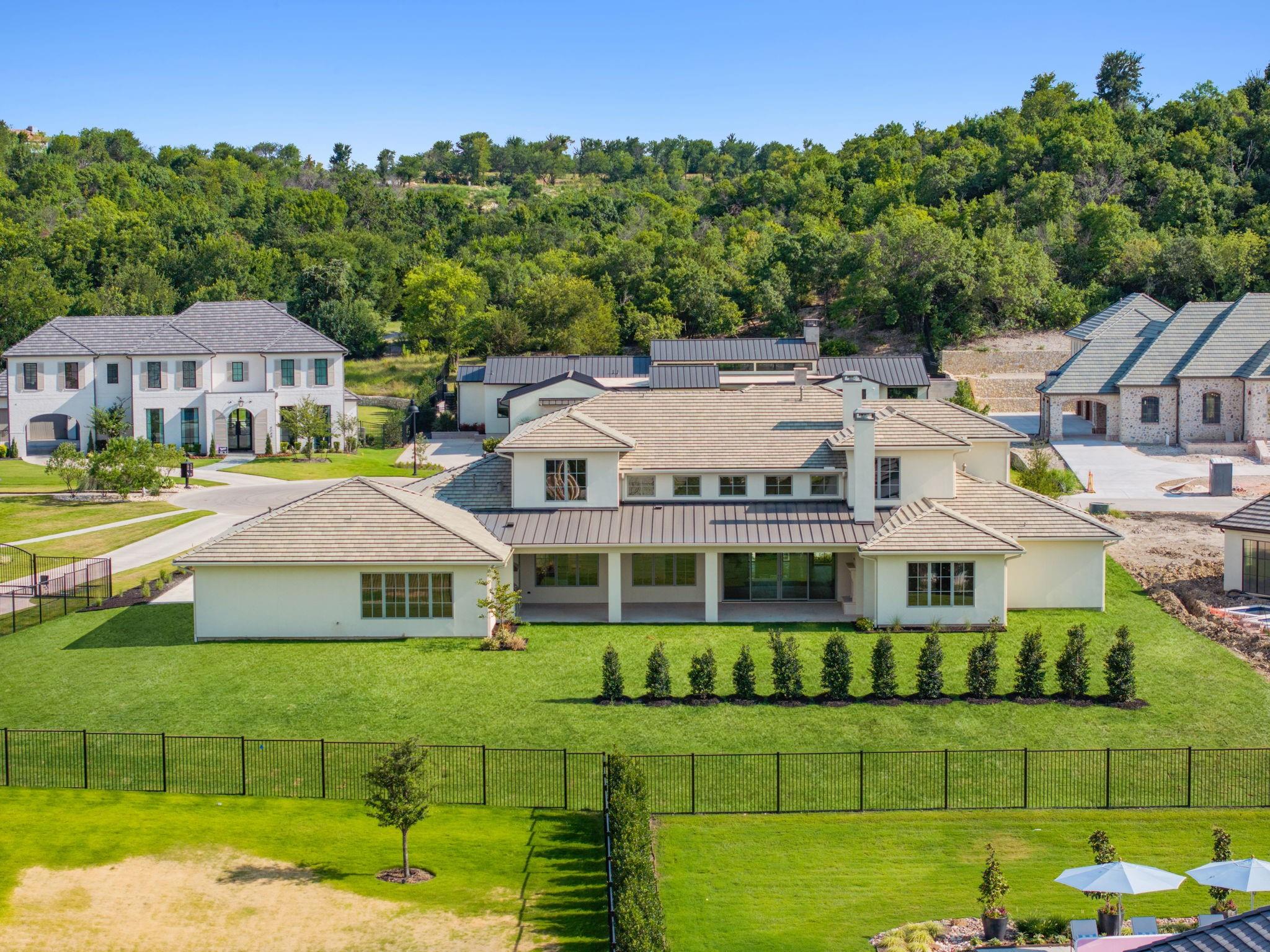 main property photo 32