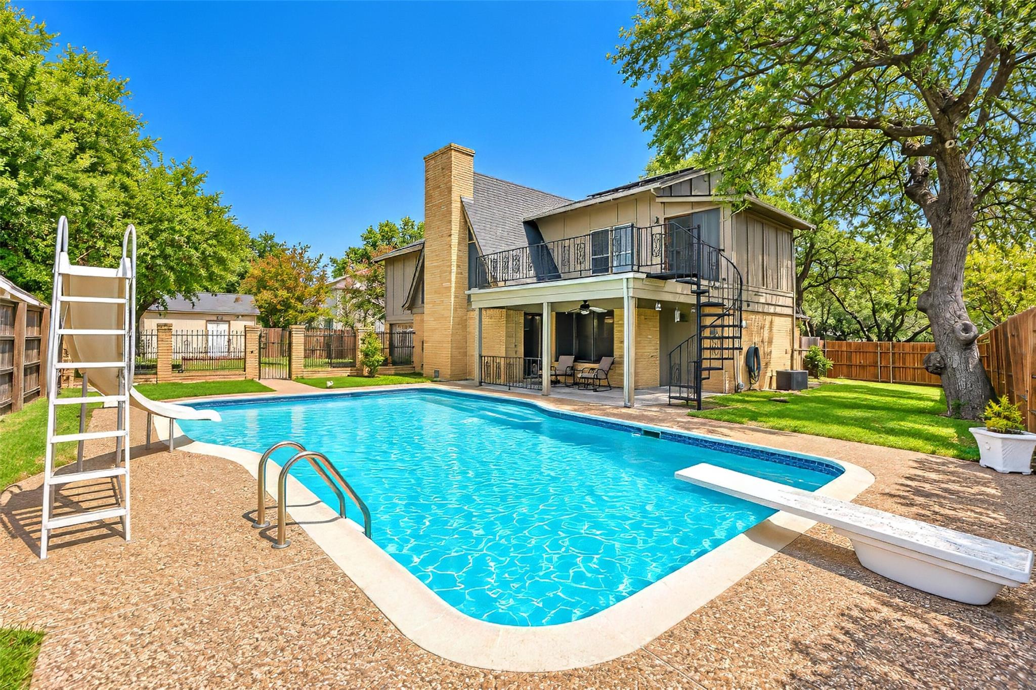 main property photo 27