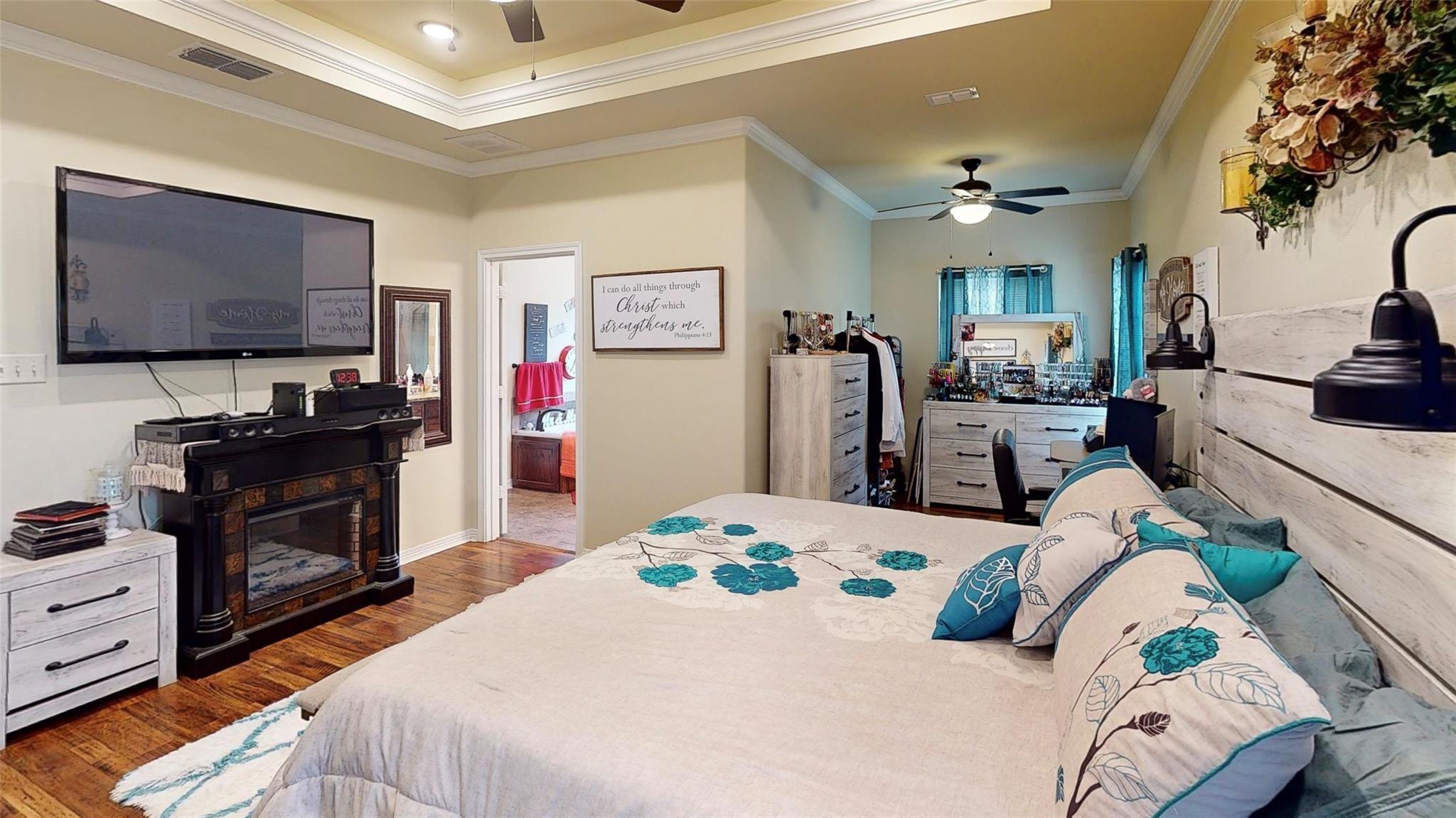 main property photo 16