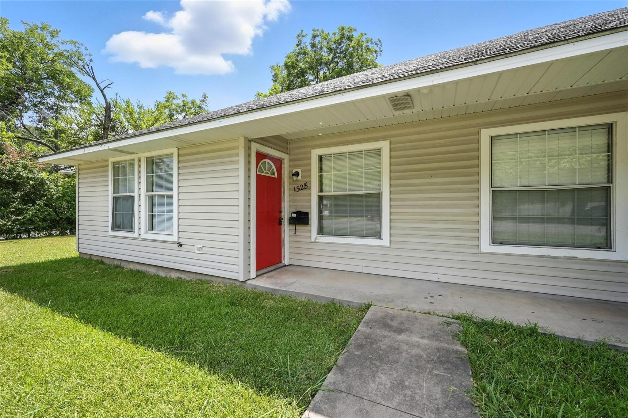 main property photo 16