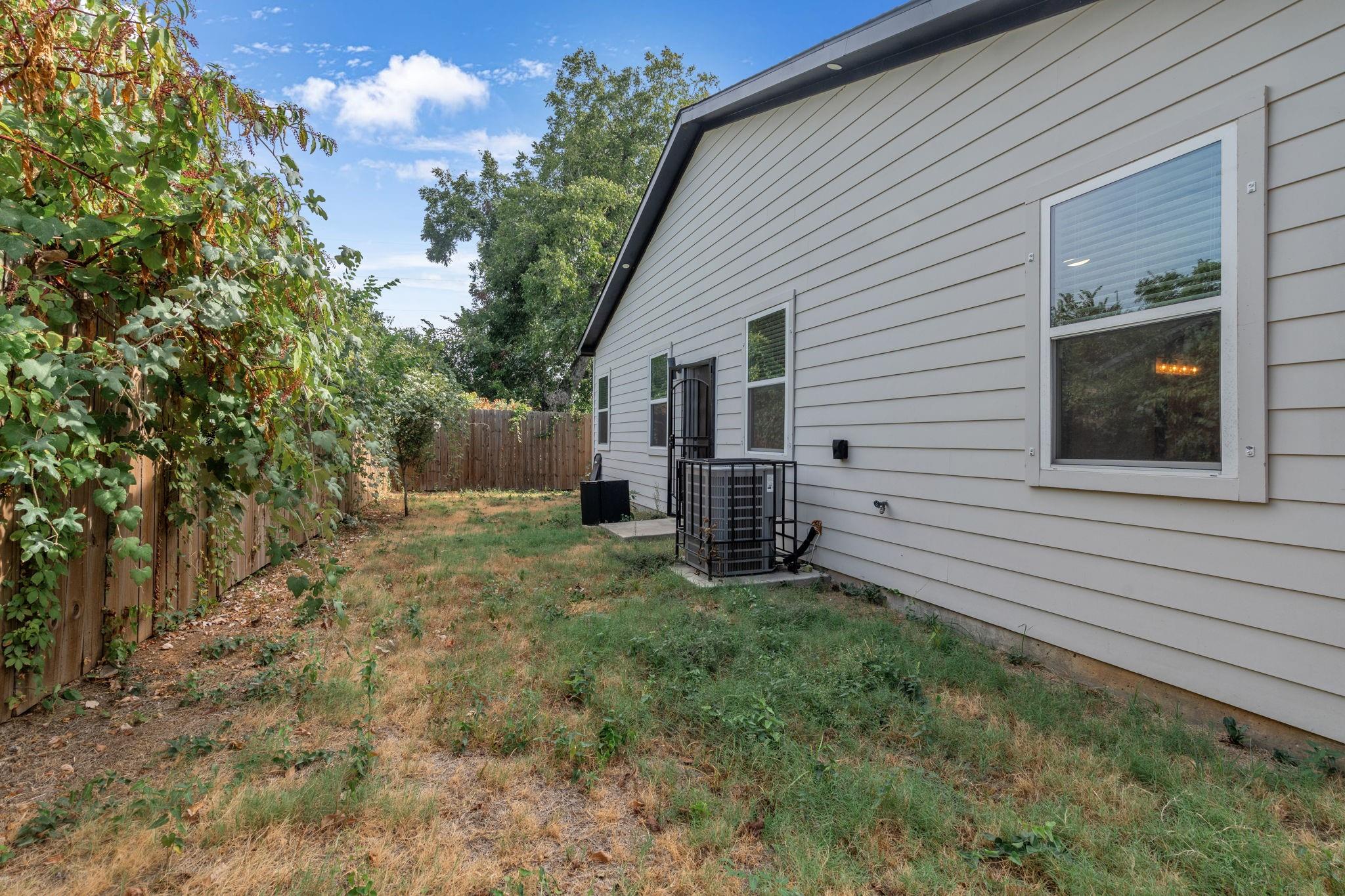main property photo 30