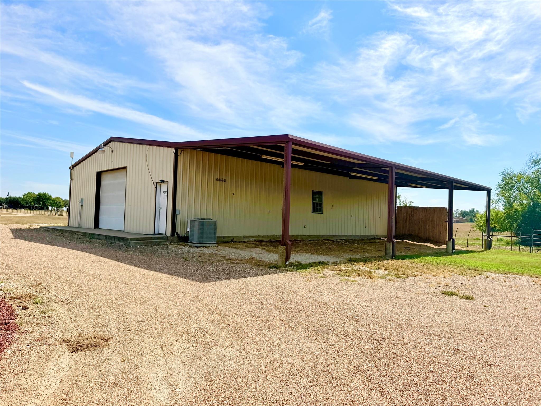 main property photo 28