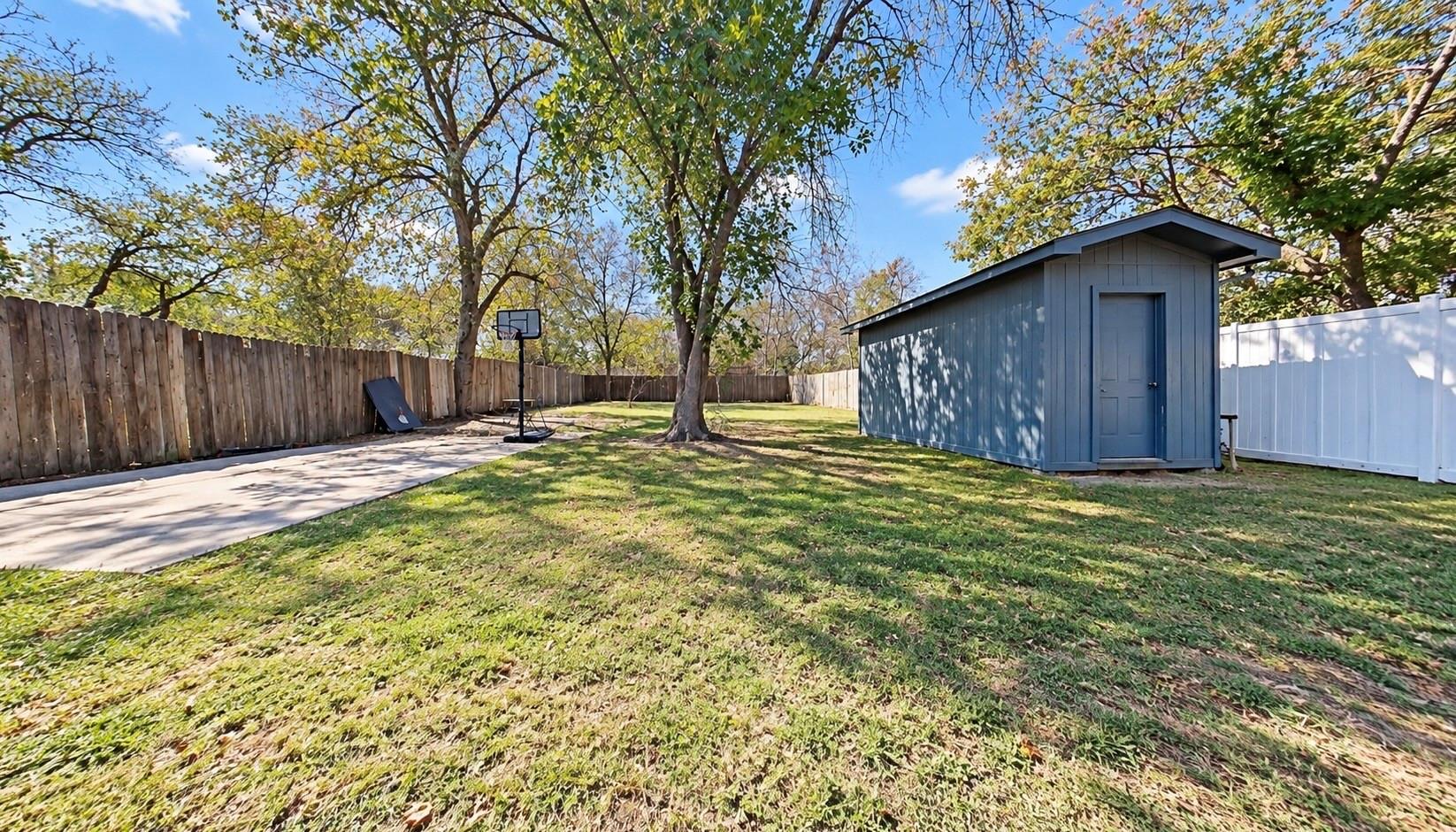 main property photo 16