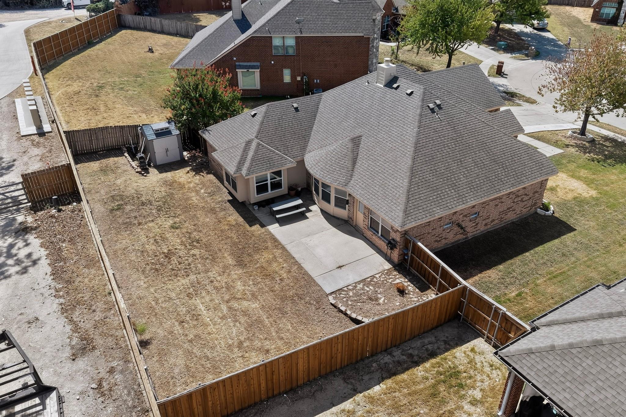 main property photo 30