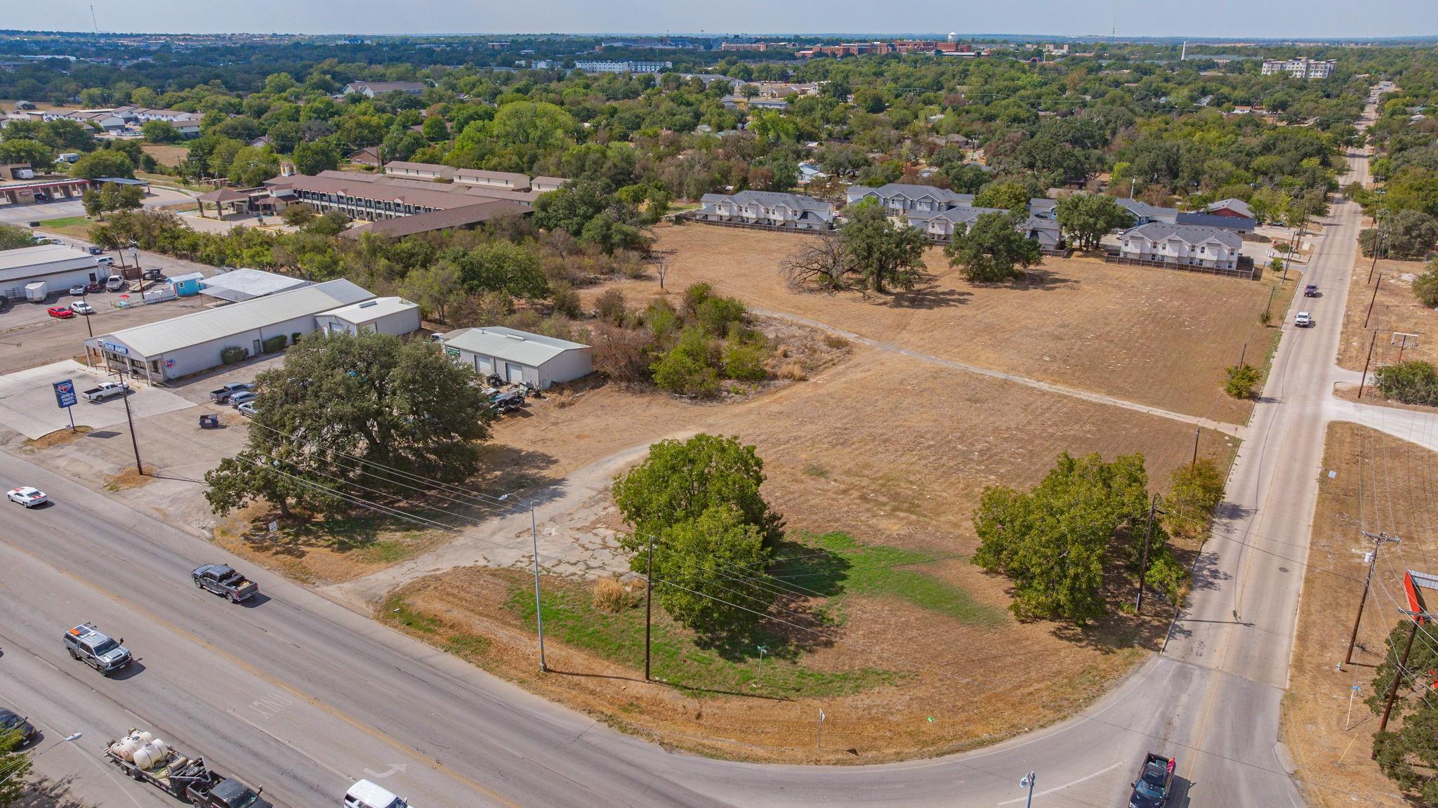 main property photo 14