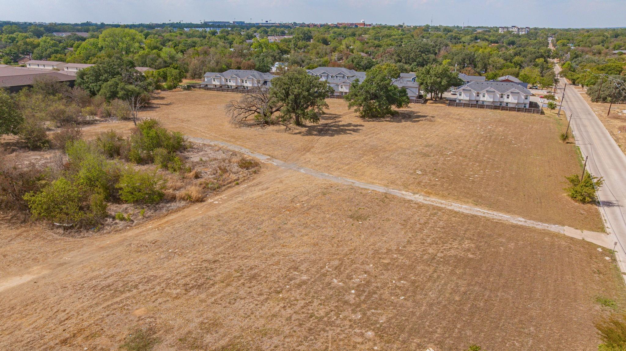 main property photo 23