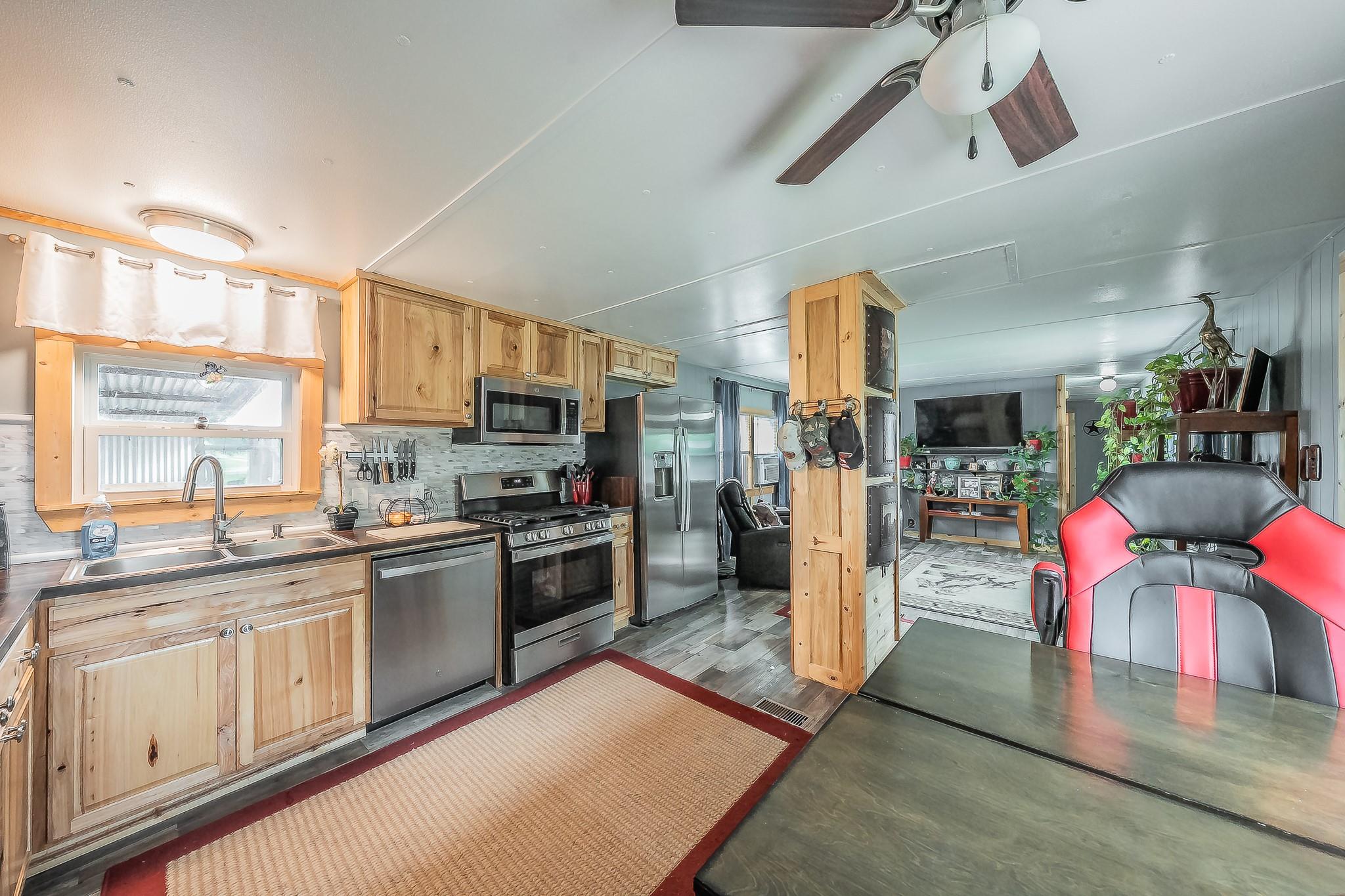 main property photo 13