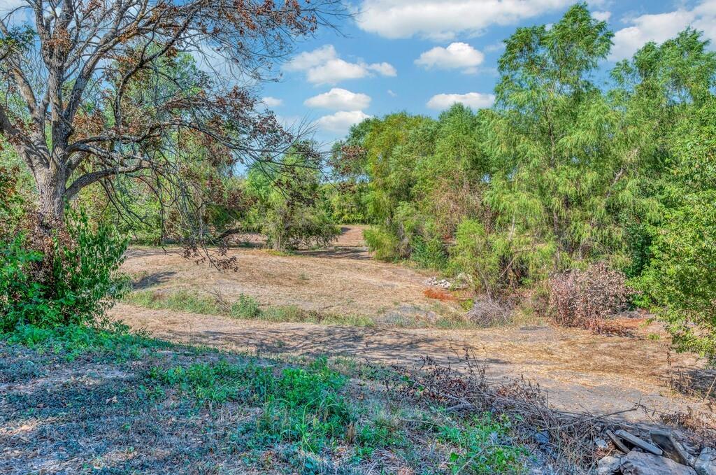 main property photo 25