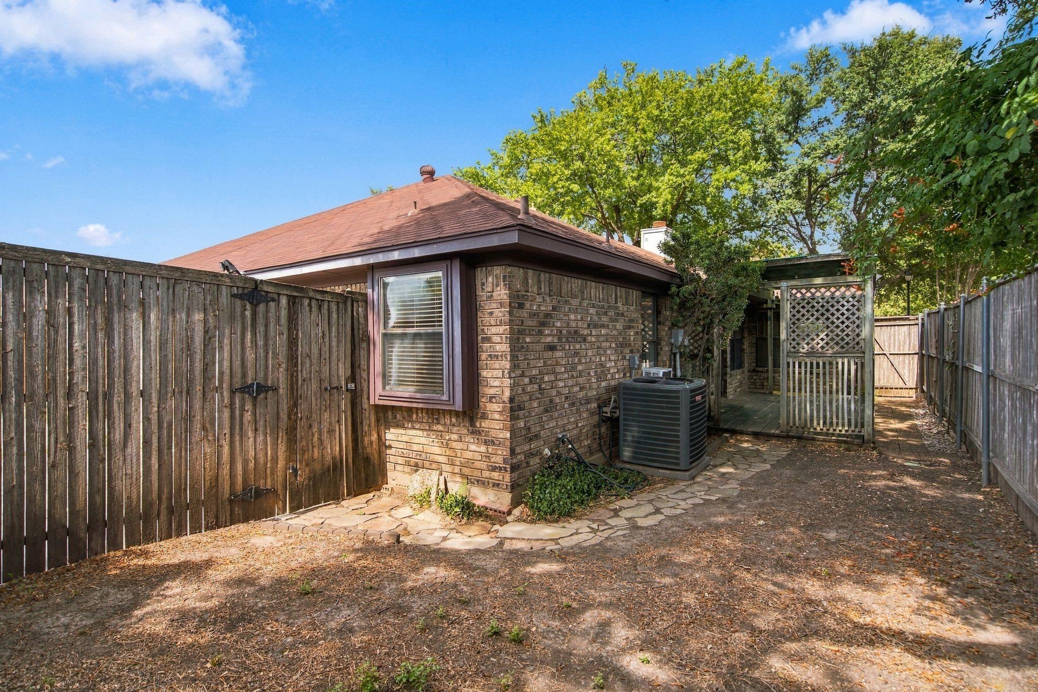 main property photo 22