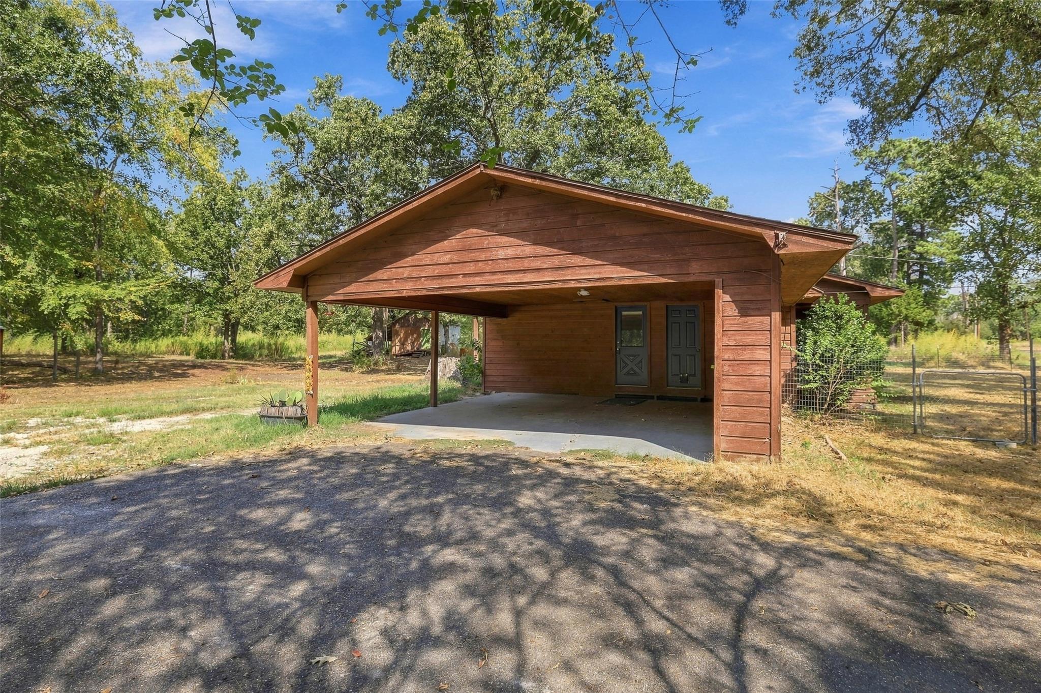 main property photo 31