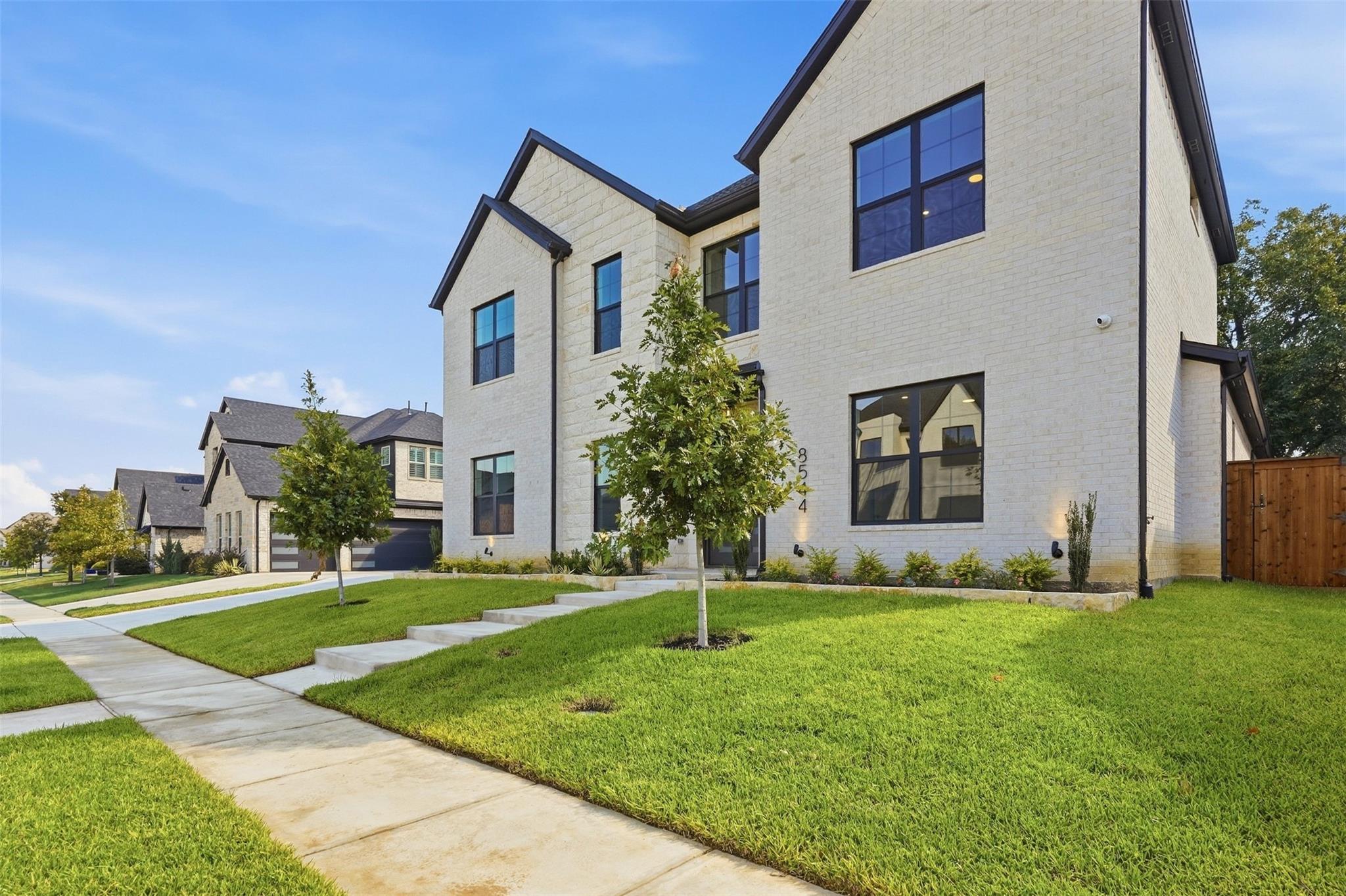 main property photo 19
