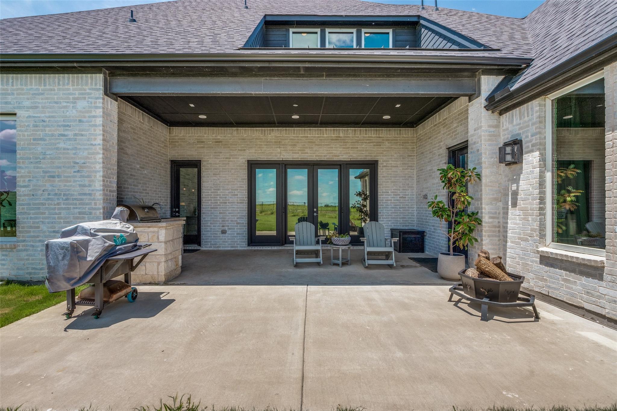 main property photo 31